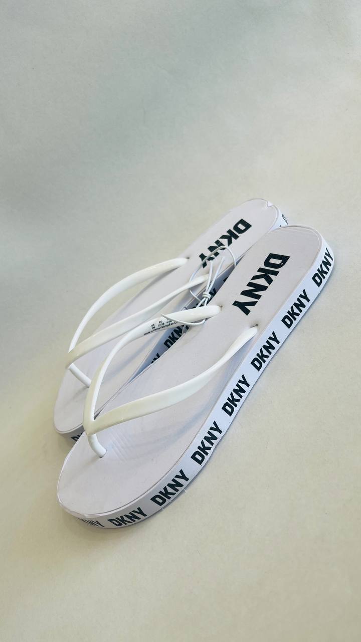Dkny sandal size 37,5