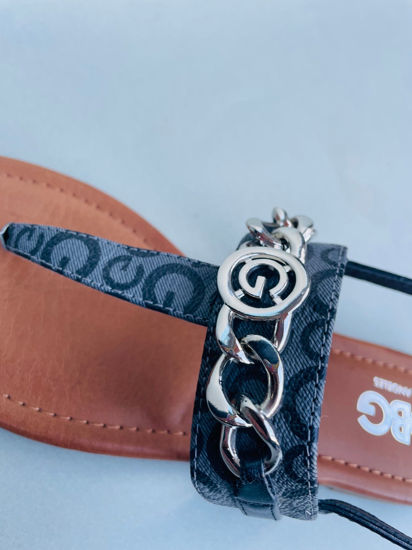 Guess sandal