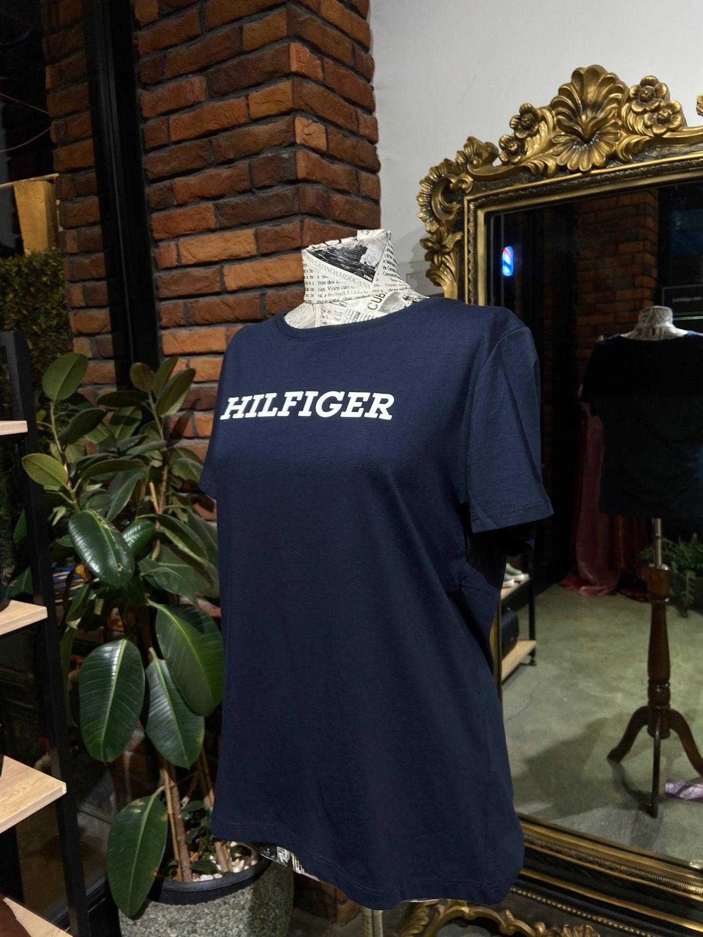 Tommy Hilfiger shirt size medium