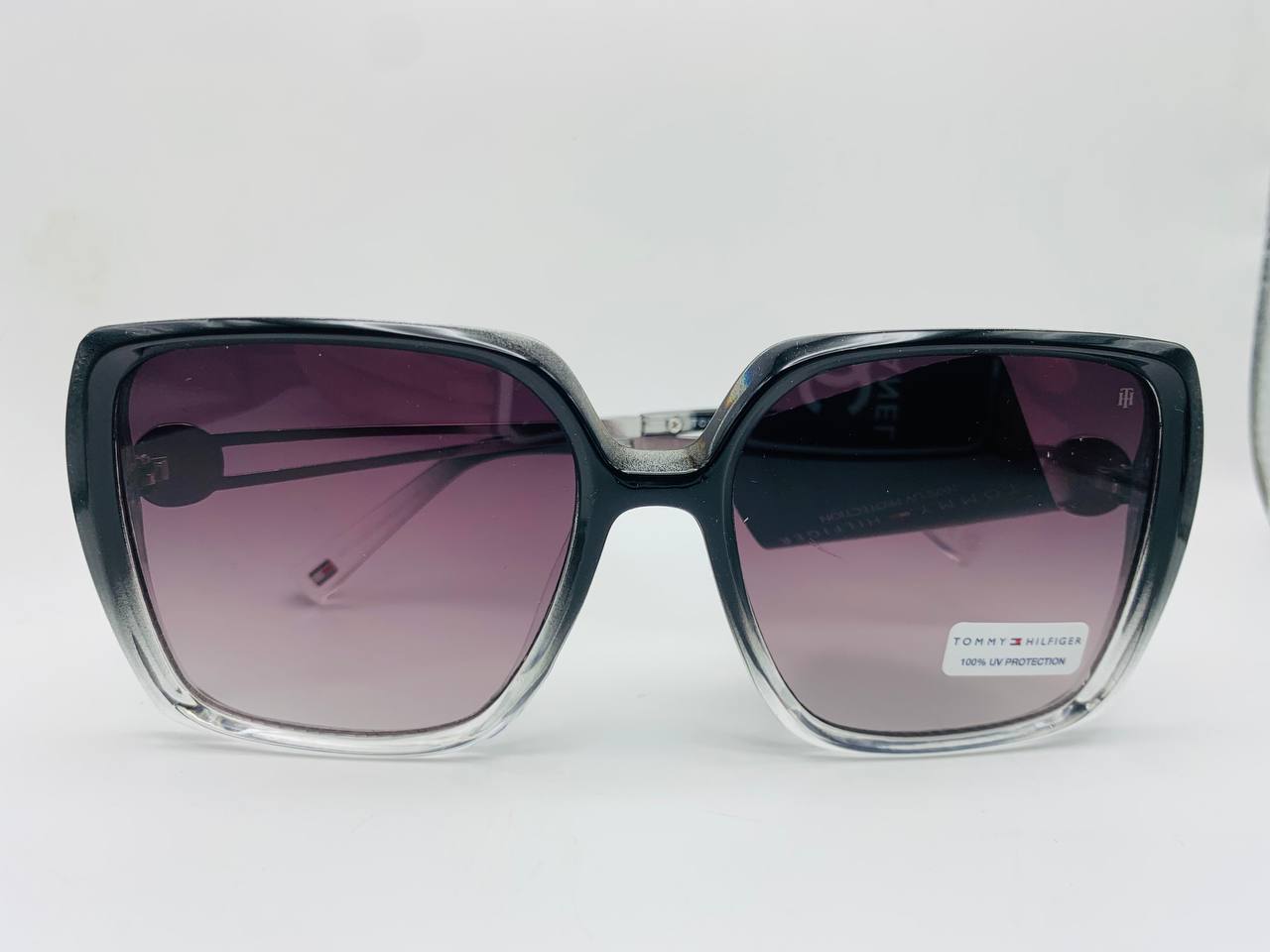 Tommy Hilfiger sunglass