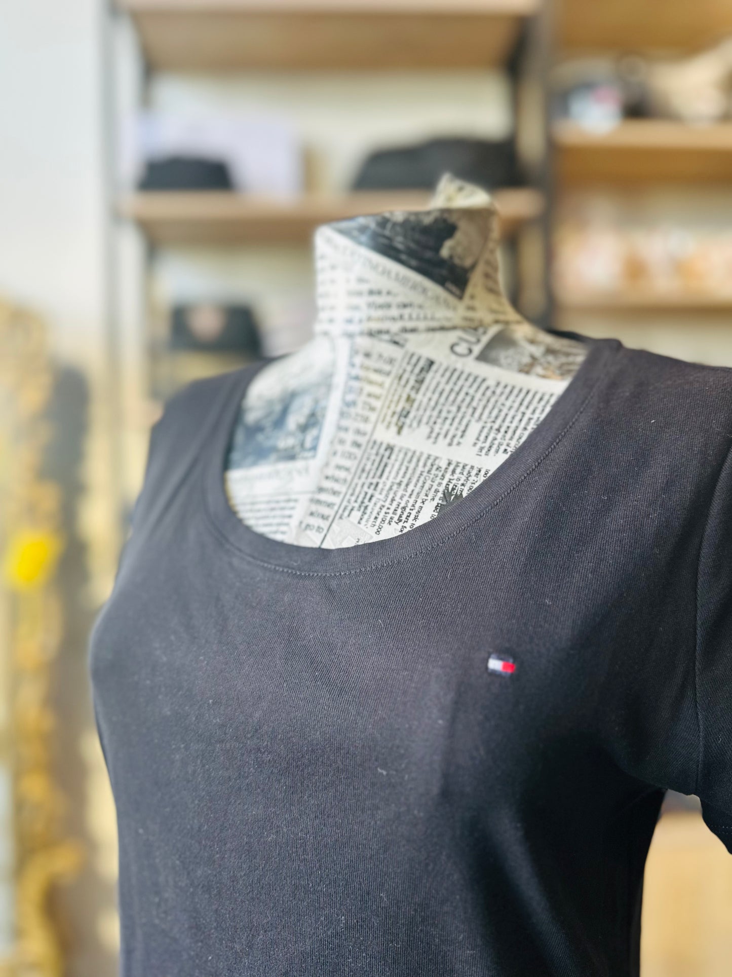 Tommy Hilfiger shirt size medium