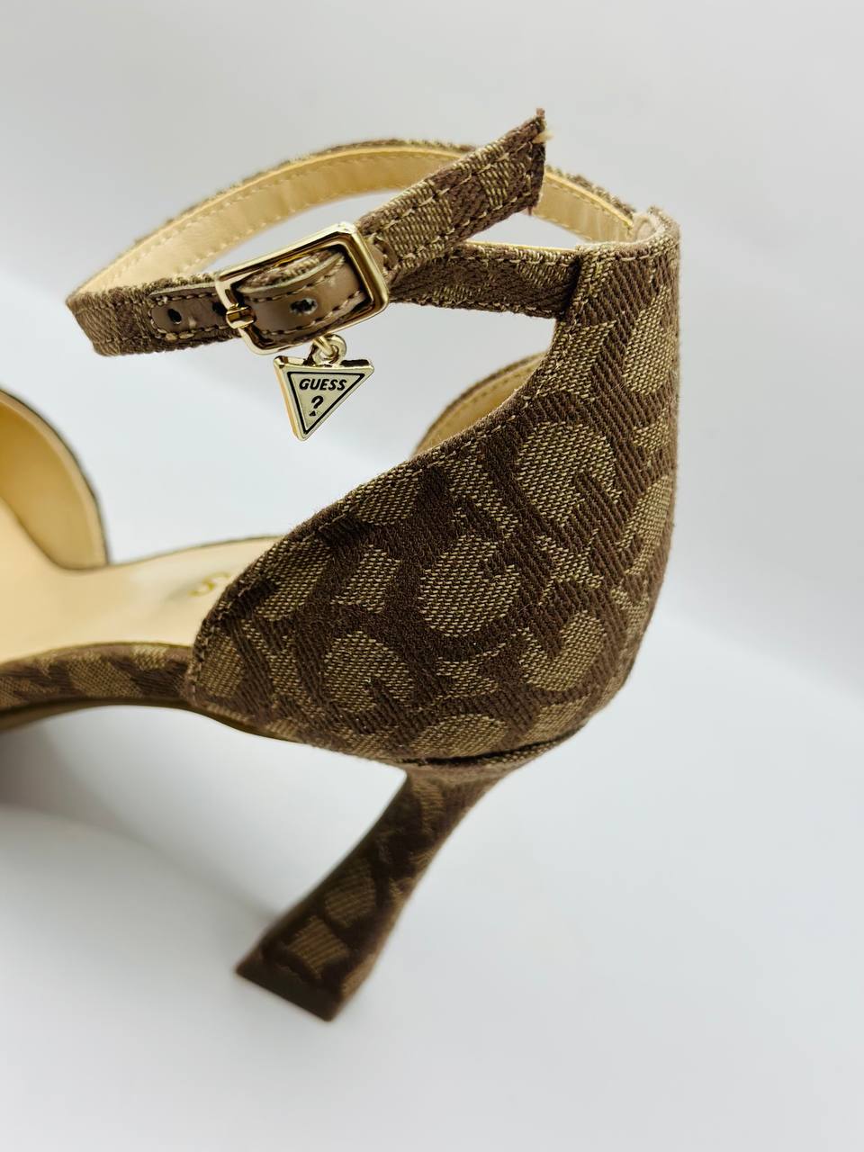 Guess shoes size 37