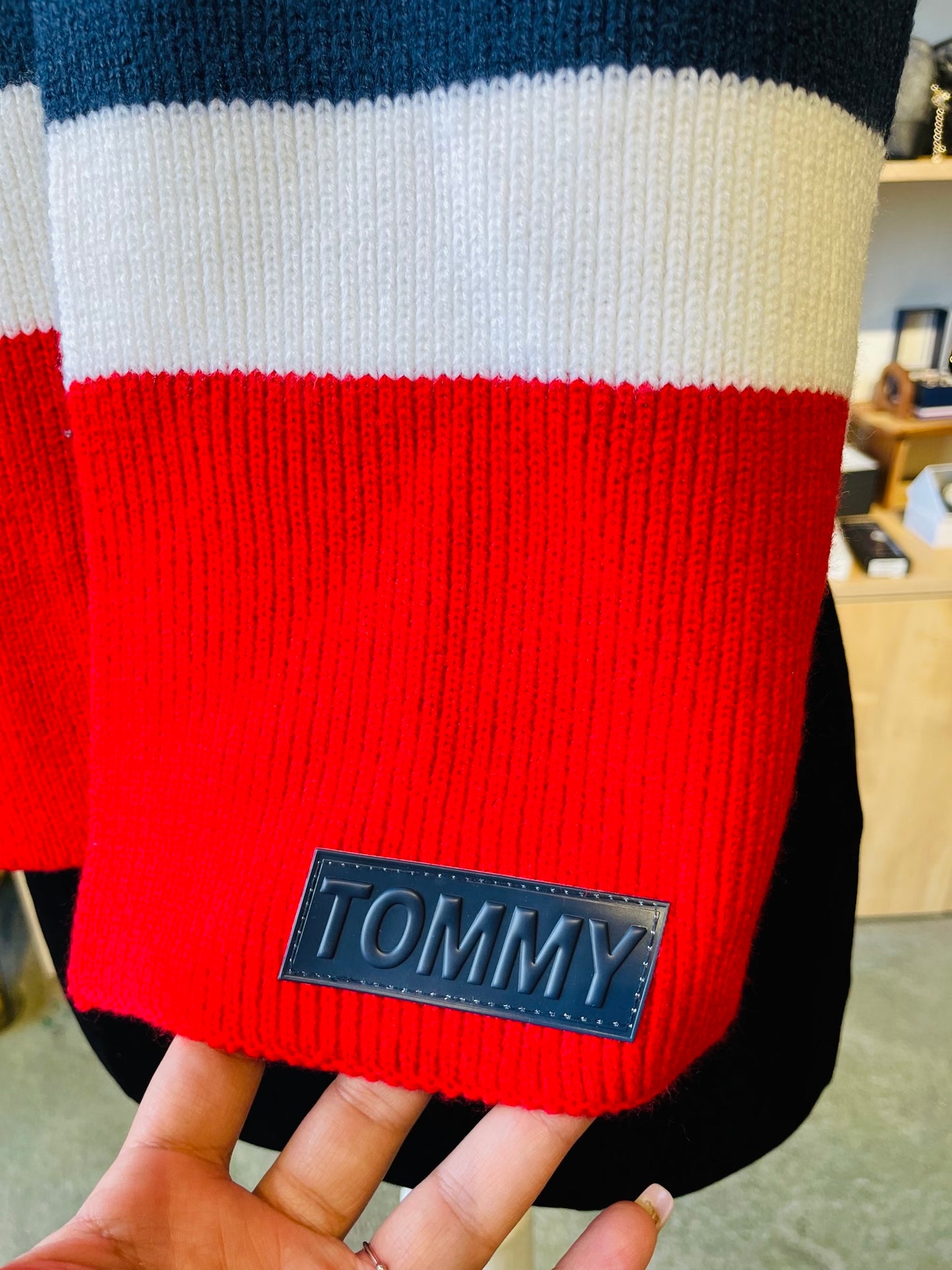 Tommy Hilfiger scarf