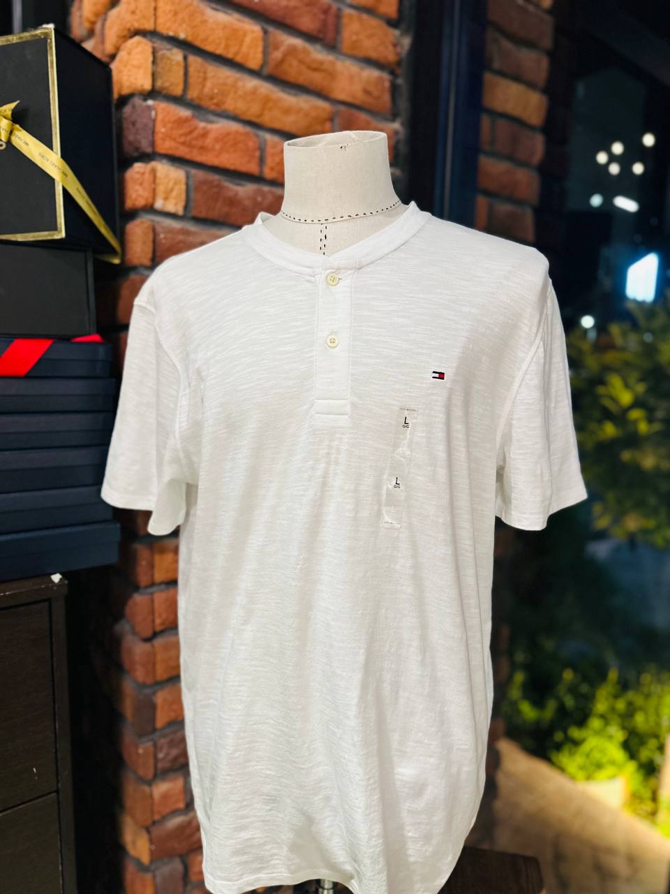 Tommy Hilfiger shirt size large