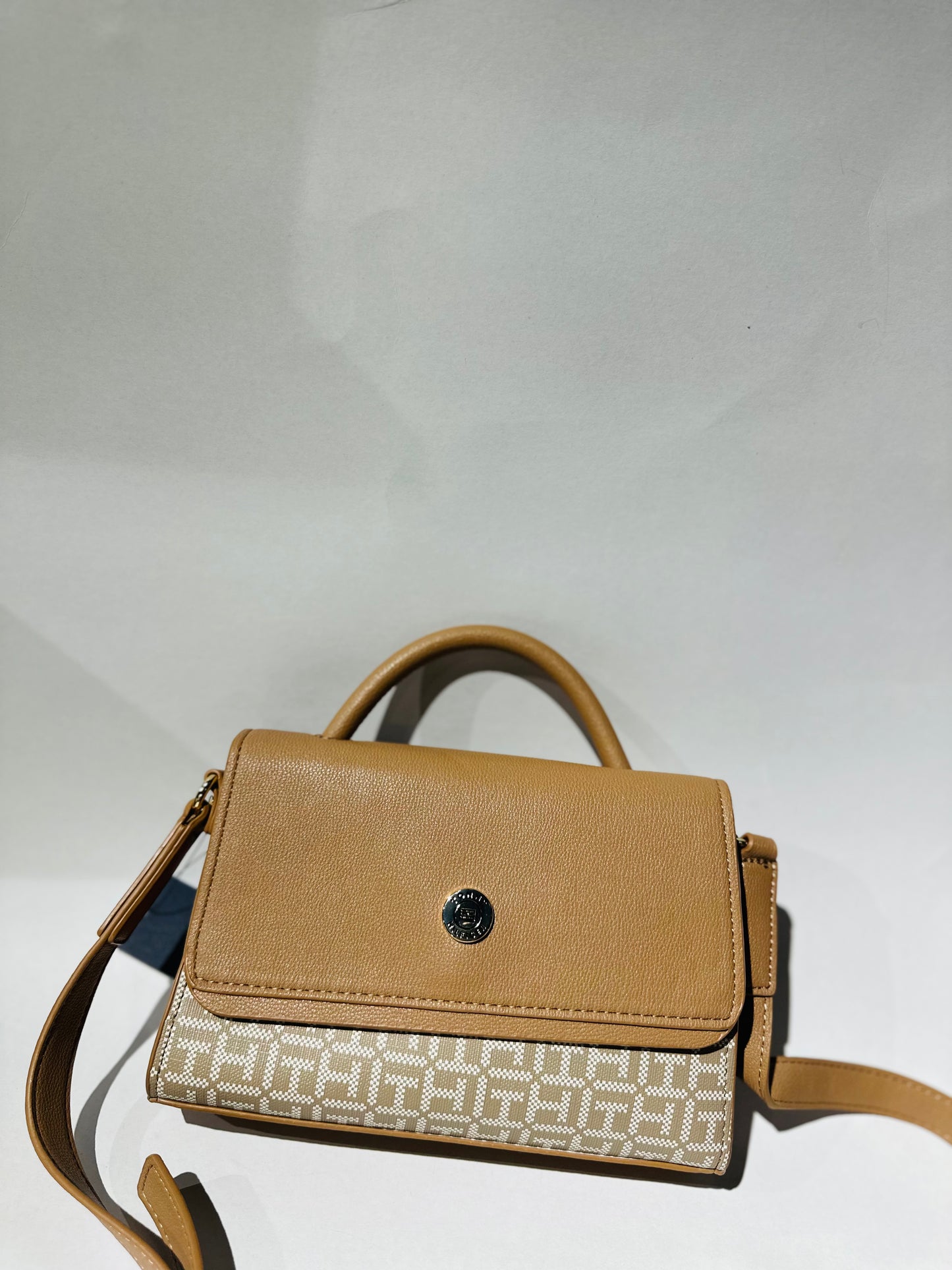 Tommy Hilfiger crossbody bag
