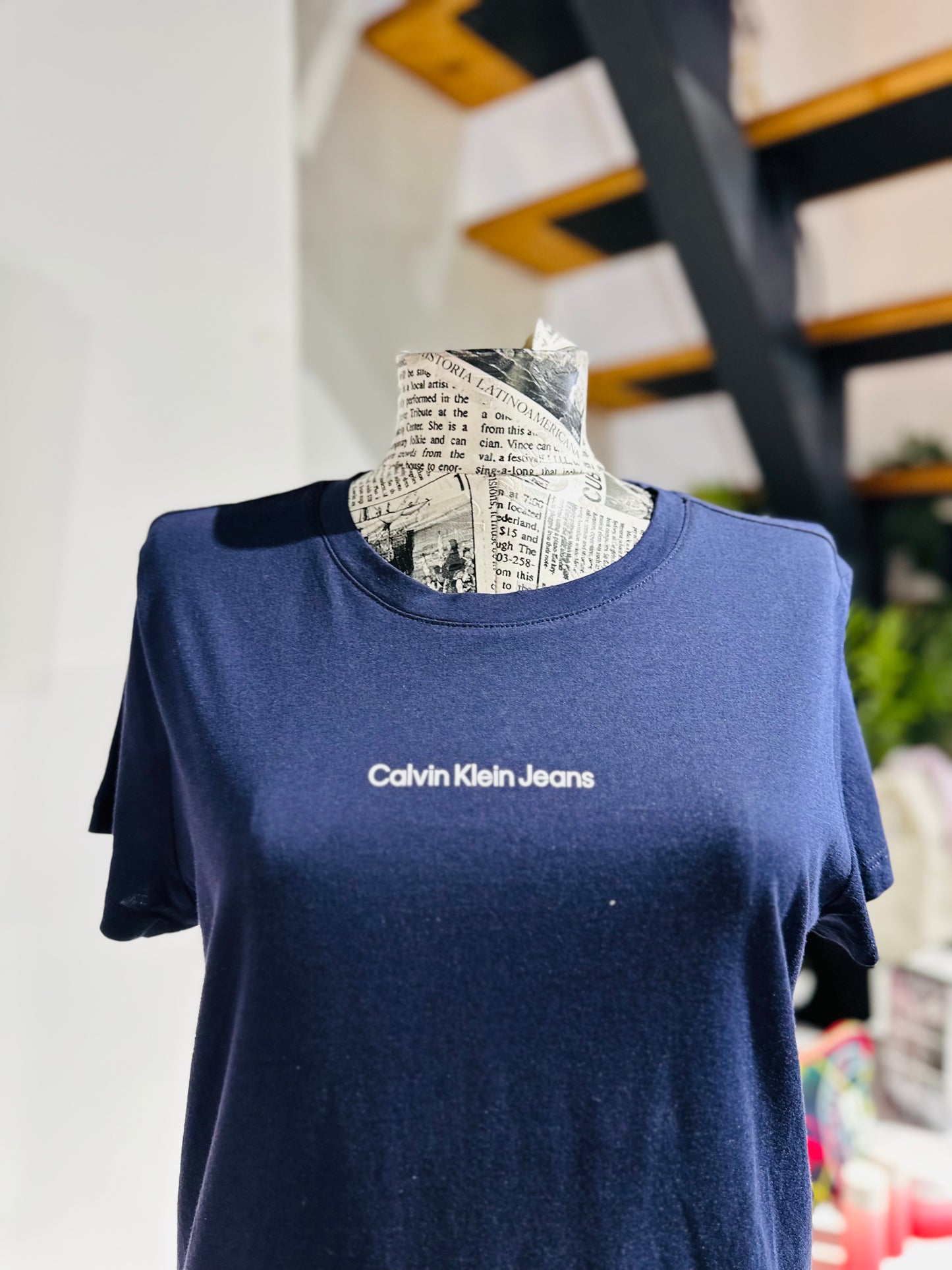 Calvin Klein t-shirt size large