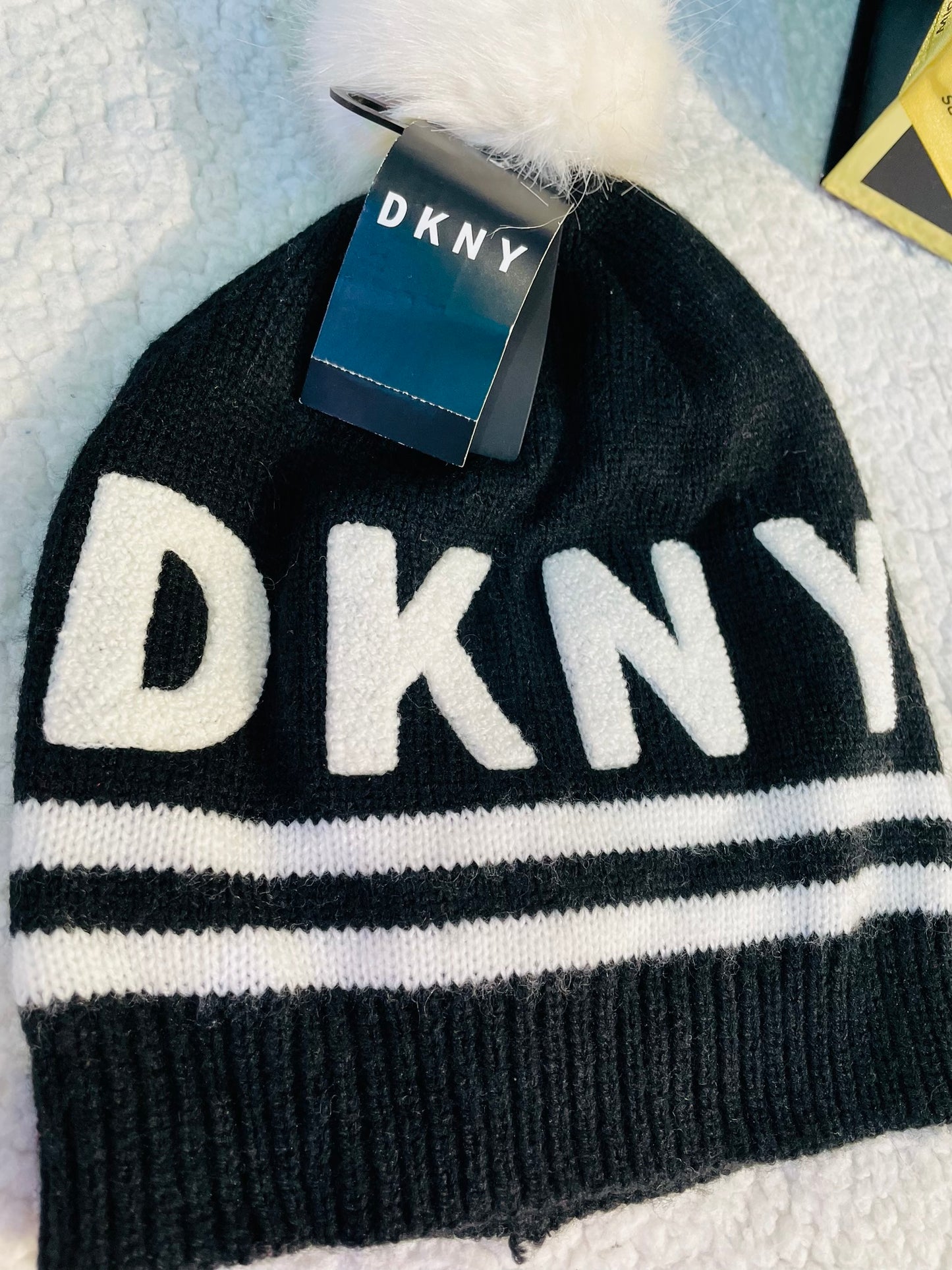 Dkny hat