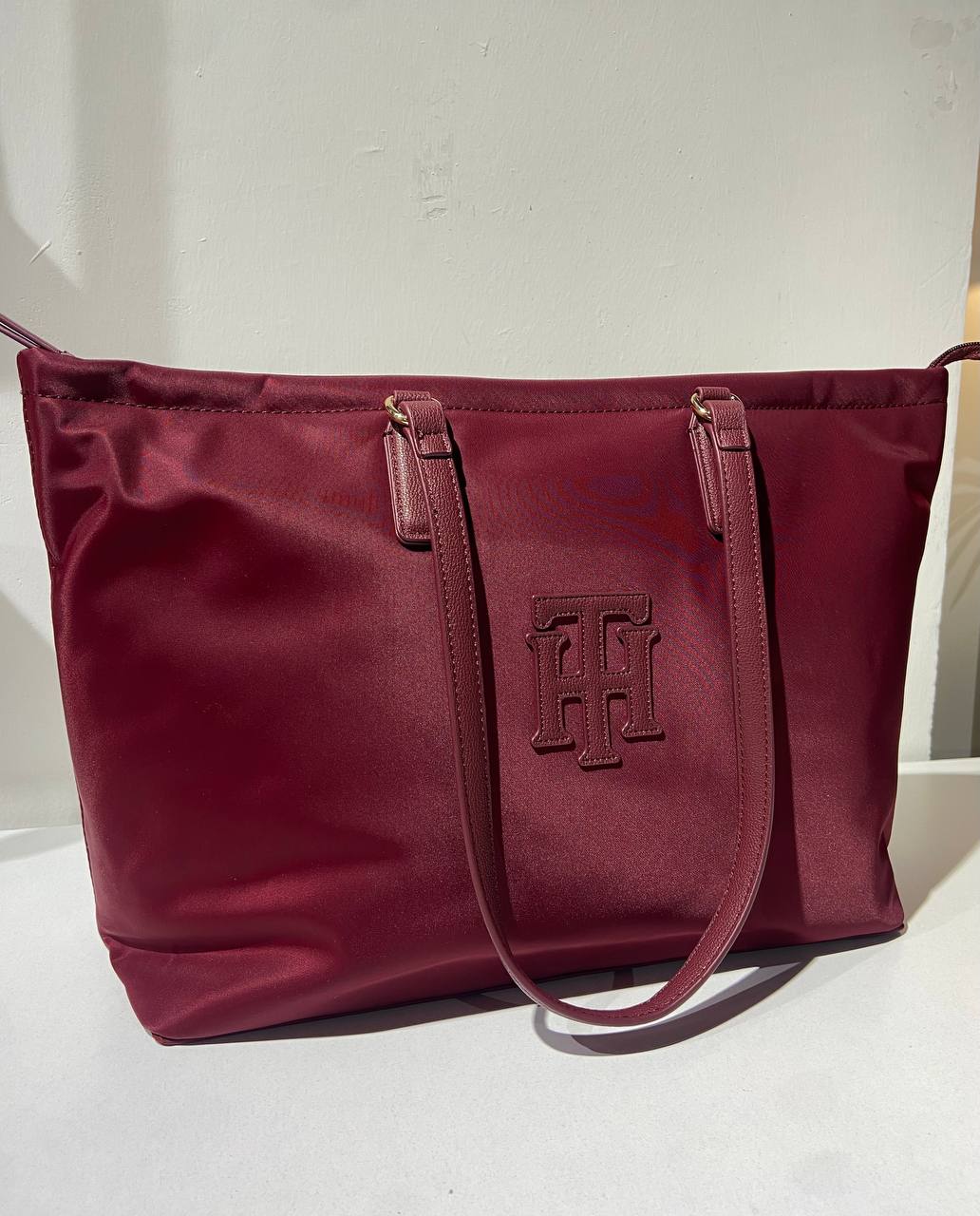 Tommy Hilfiger bag
