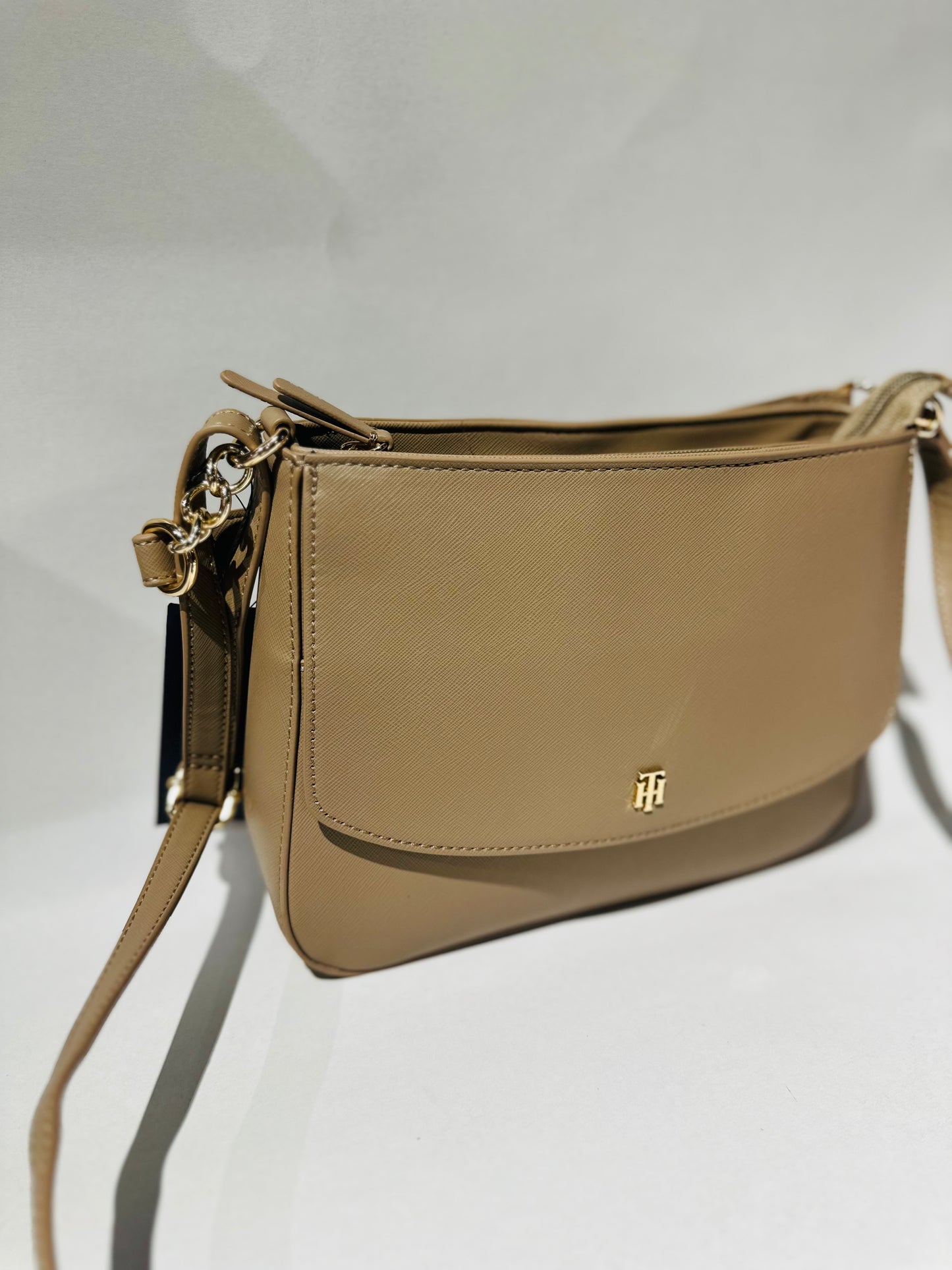 Tommy Hilfiger bag