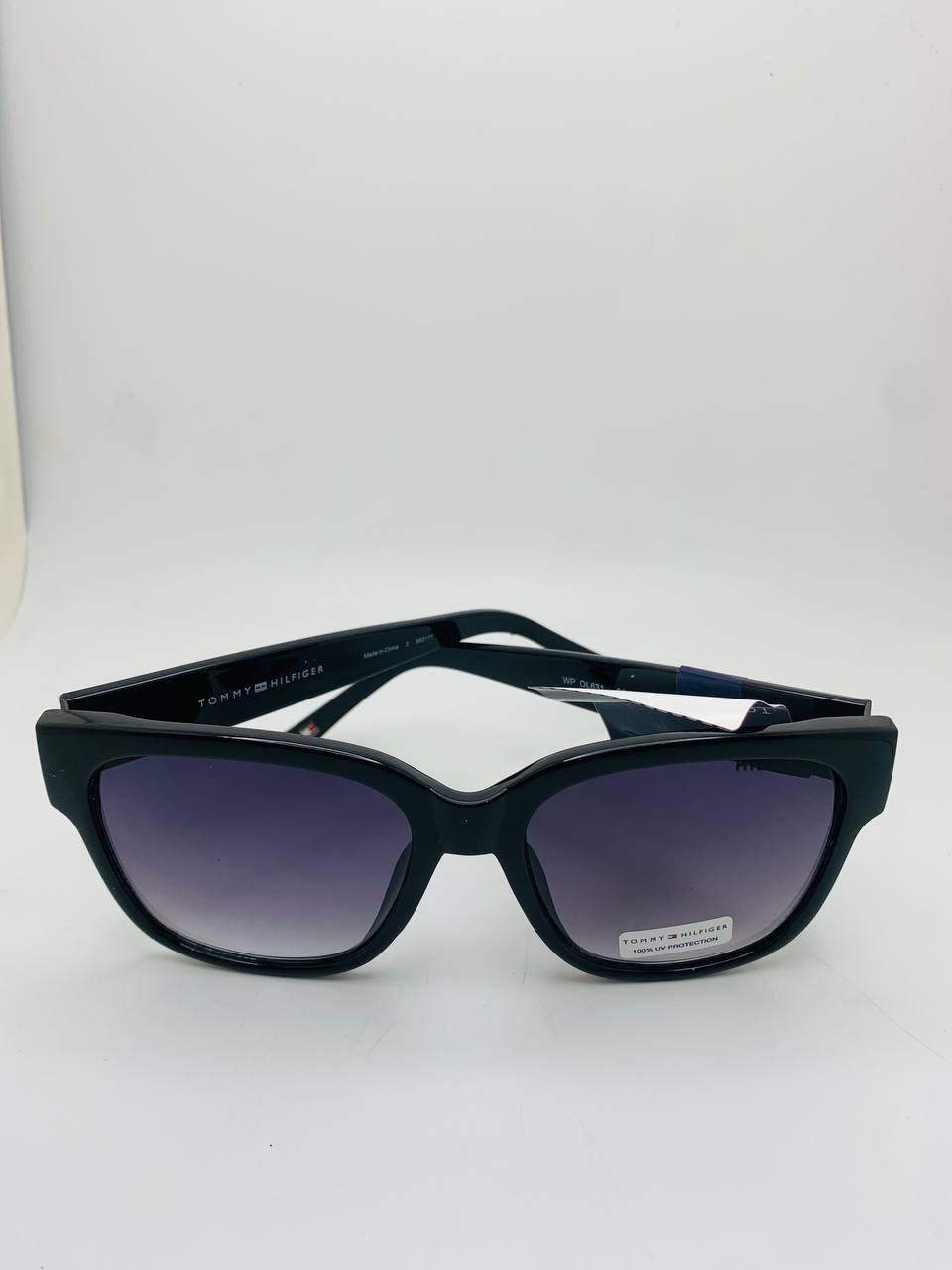 Tommy Hilfiger sunglass