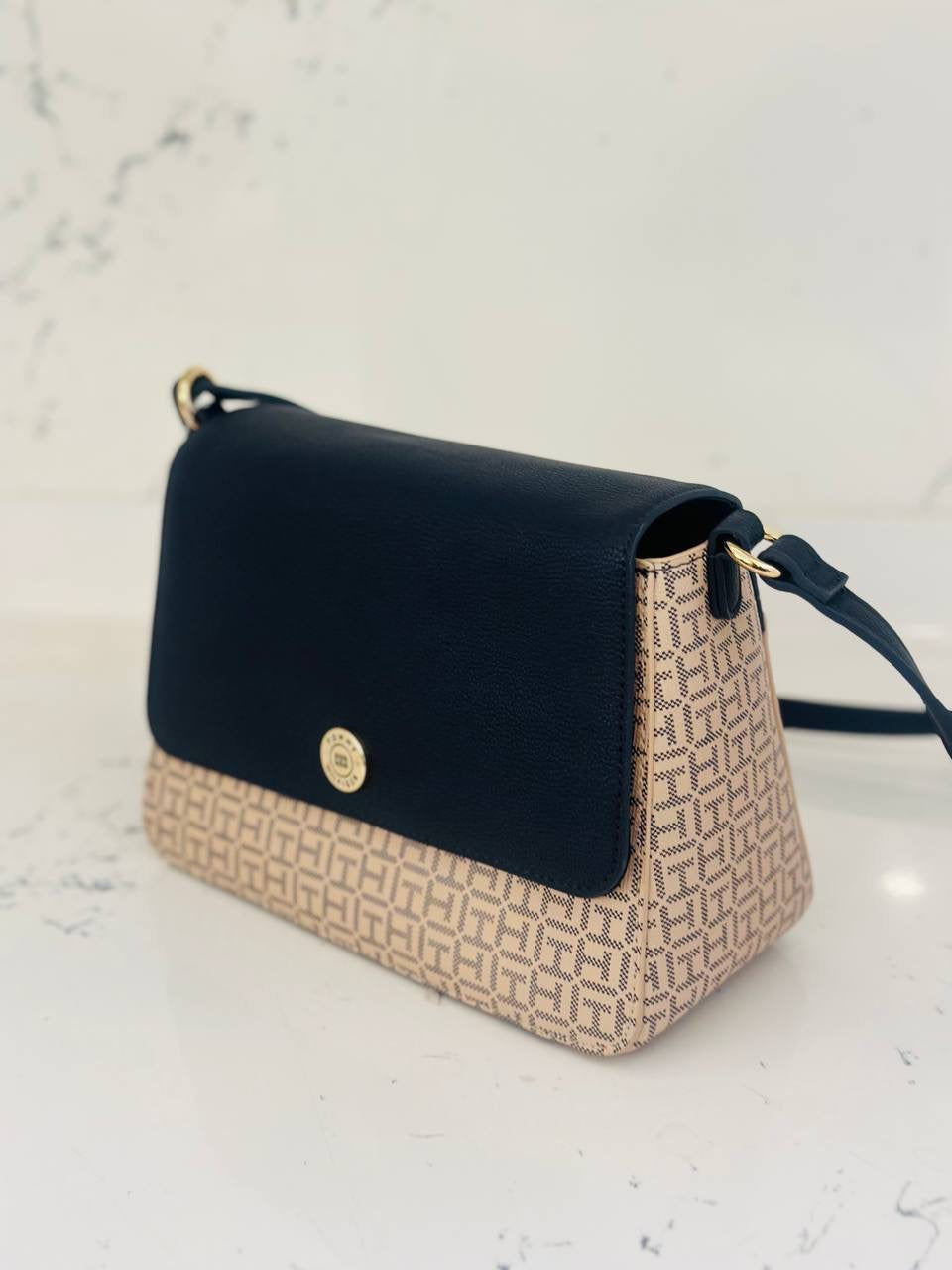 Tommy Hilfiger bag