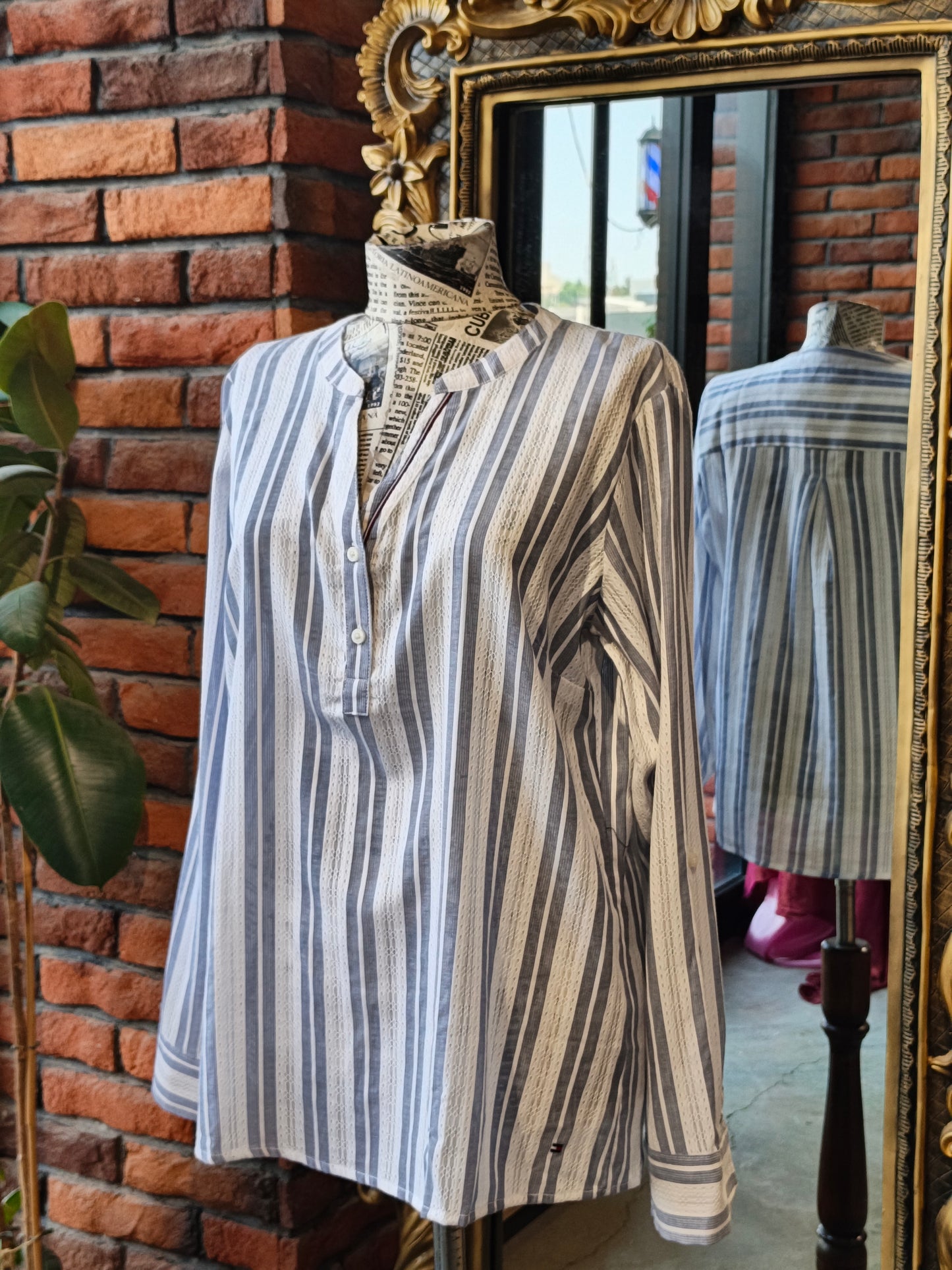 Tommy Hilfiger blouse size M