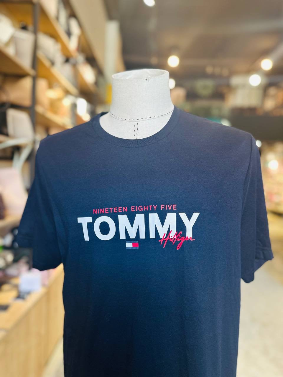 Tommy Hilfiger t-shirt size large
