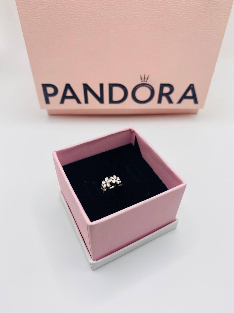 Pandora daisy charm
