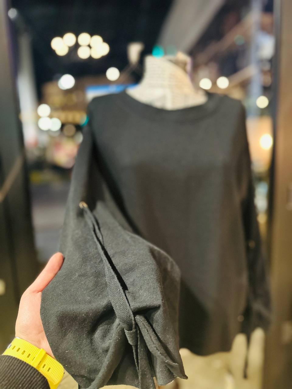 Donnakaran sweater size medium