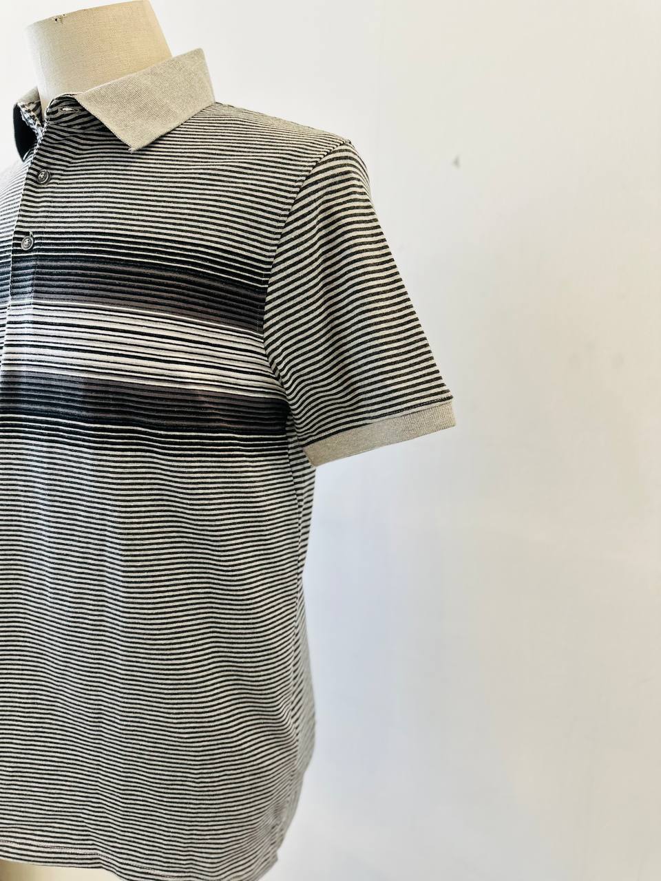 Dkny shirt size small