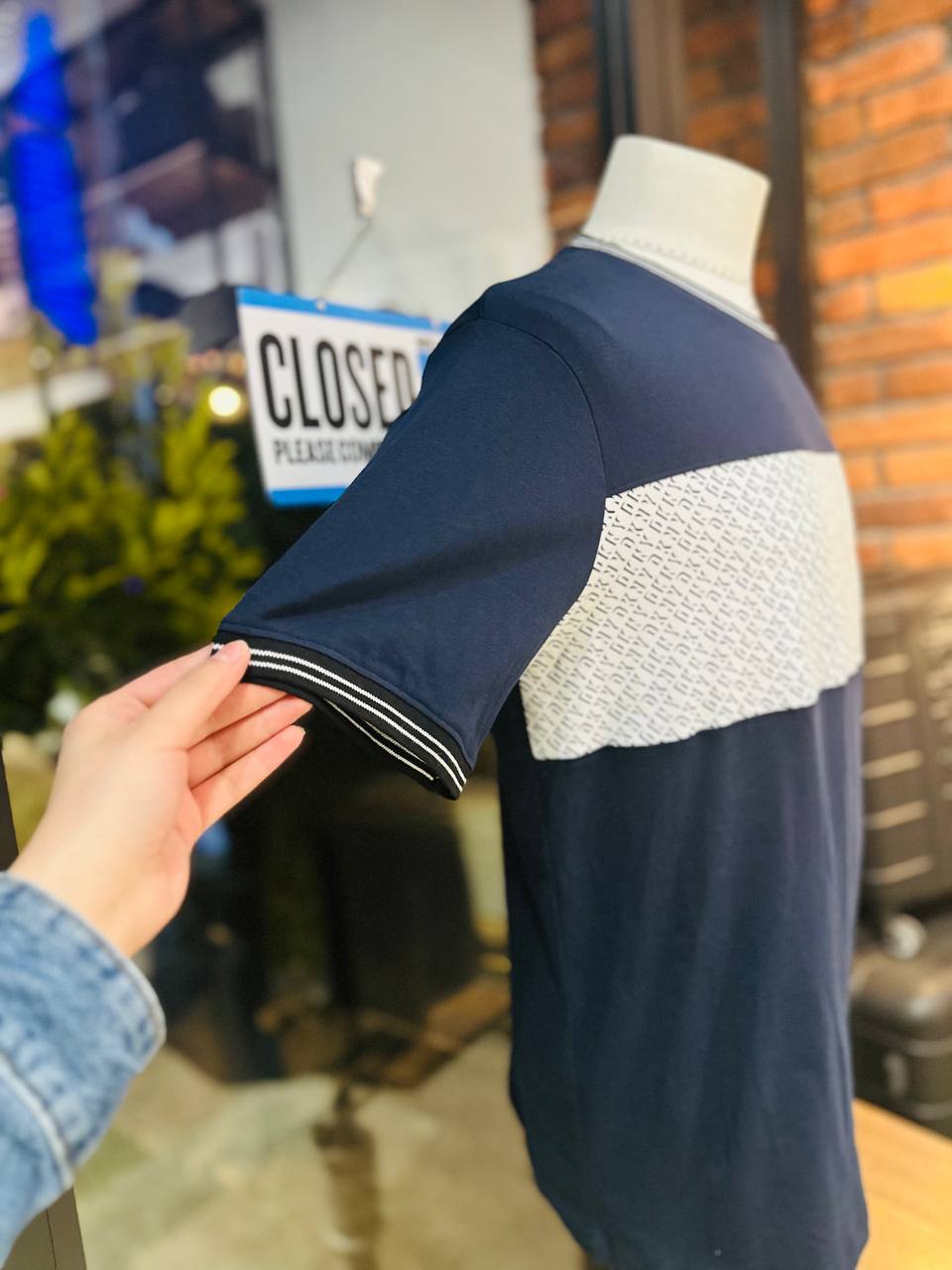 Dkny shirt size medium