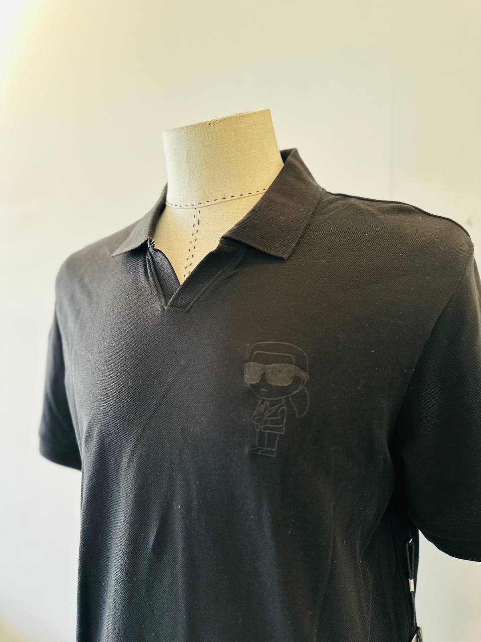 Karl Lagerfeld shirt size medium