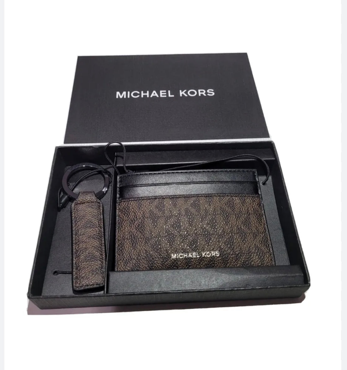 Michael kors card holder & keychain set