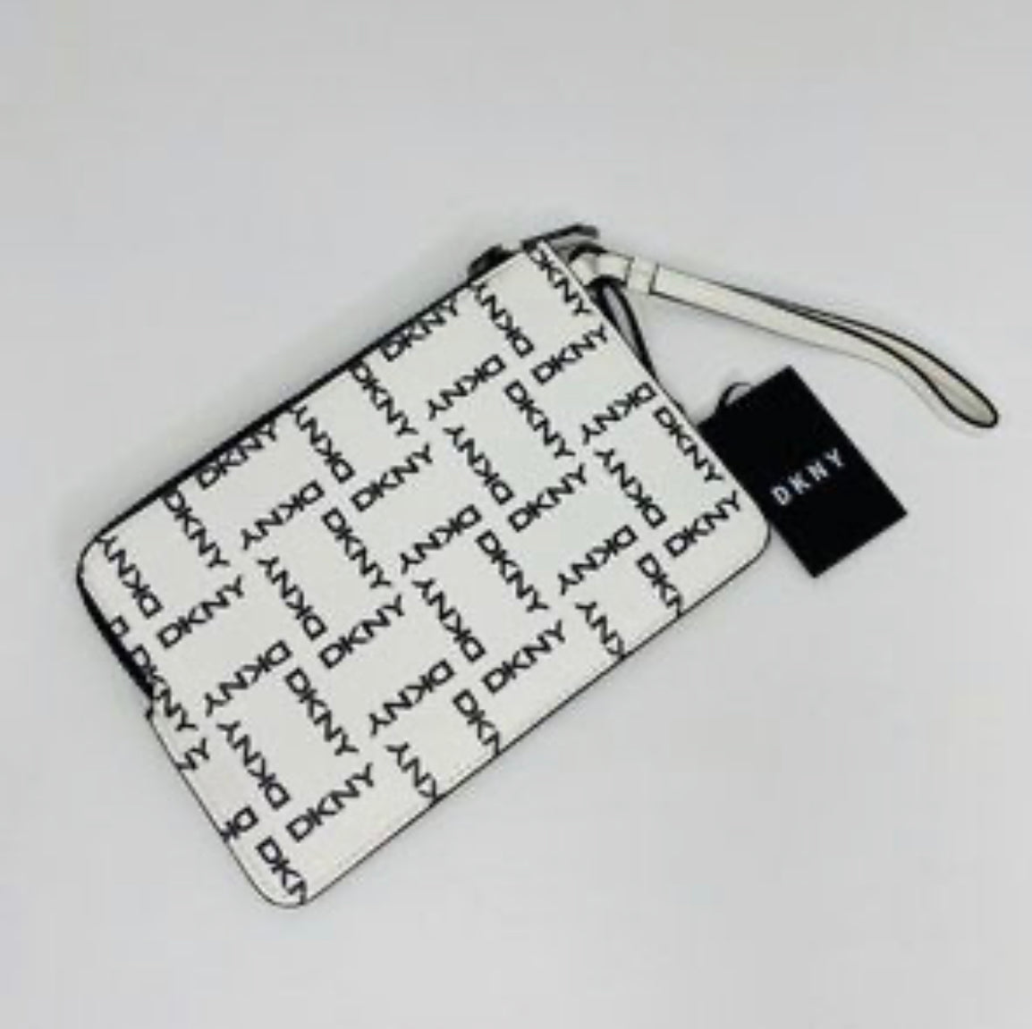 Dkny wristlet