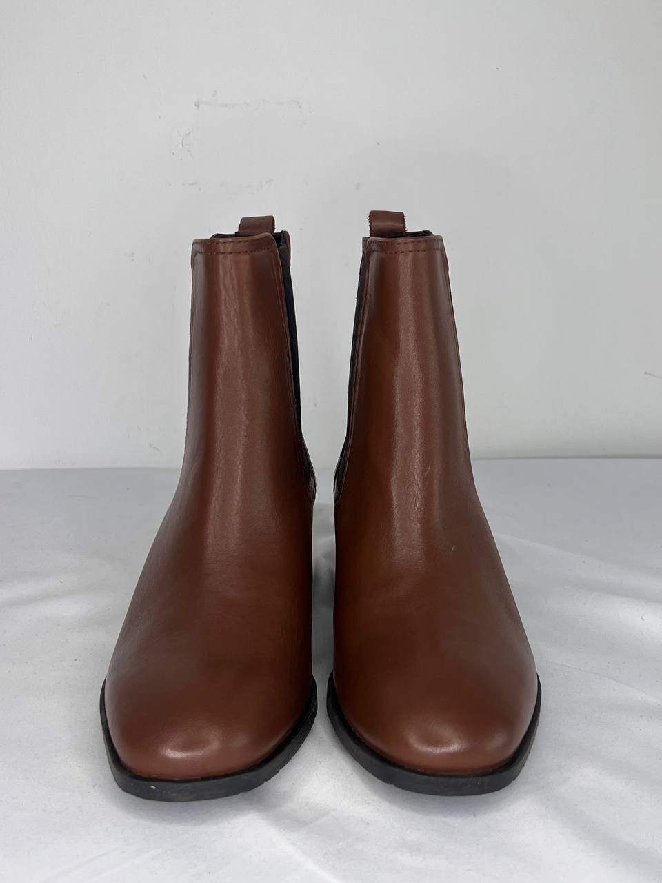 Kenneth Cole reaction boots size 37
