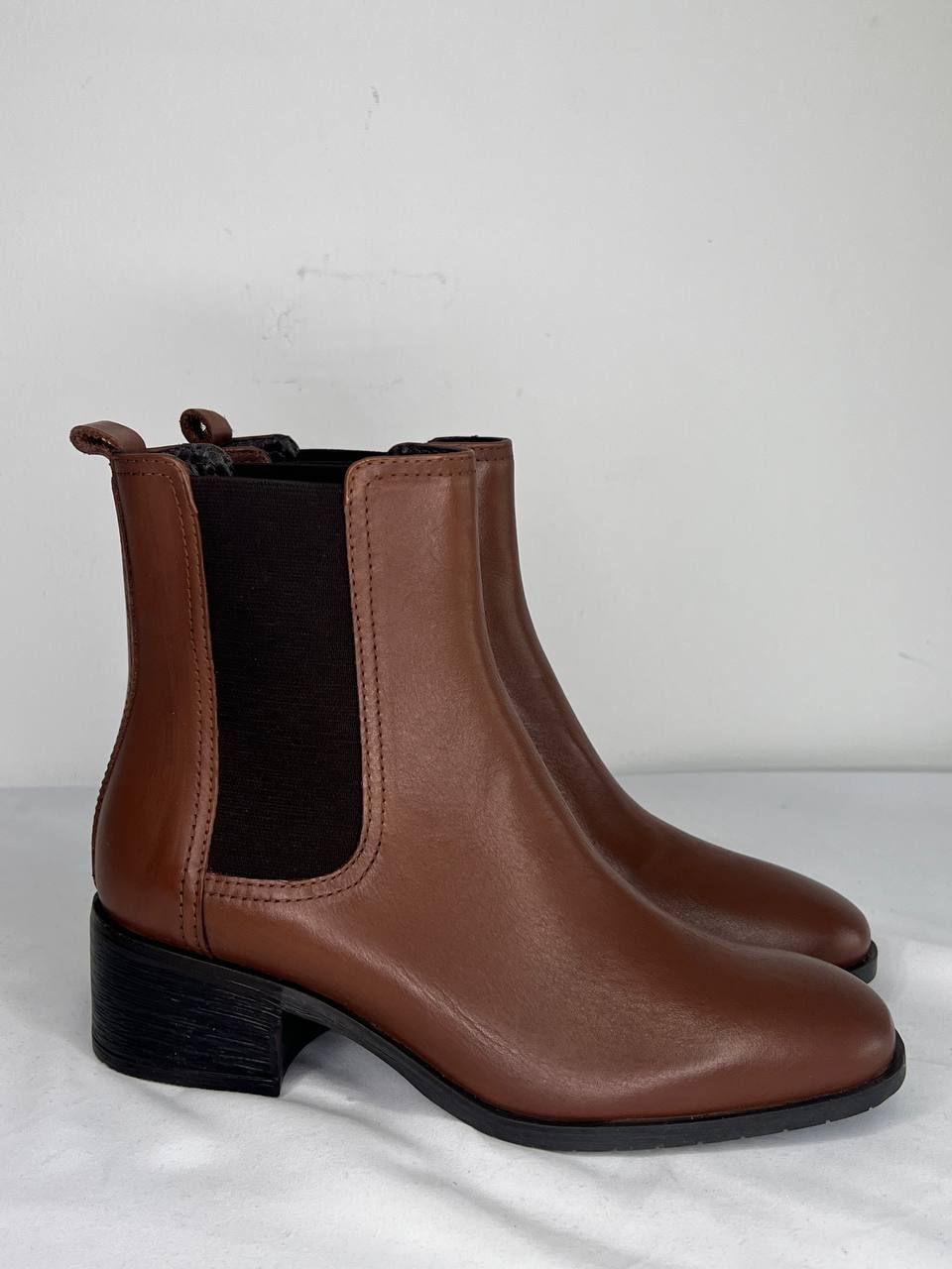 Kenneth Cole reaction boots size 37