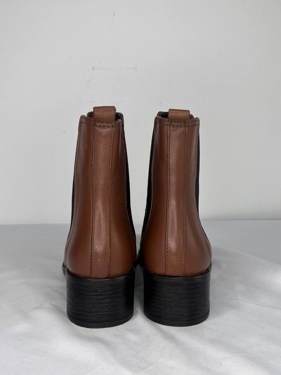 Kenneth Cole reaction boots size 37