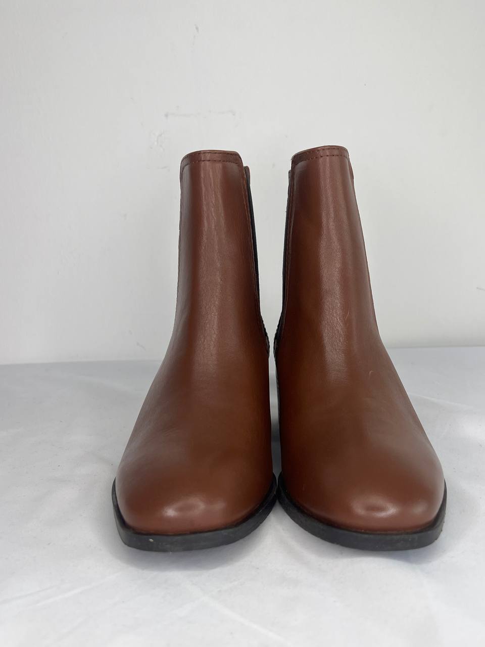 Kenneth Cole reaction boots size 37