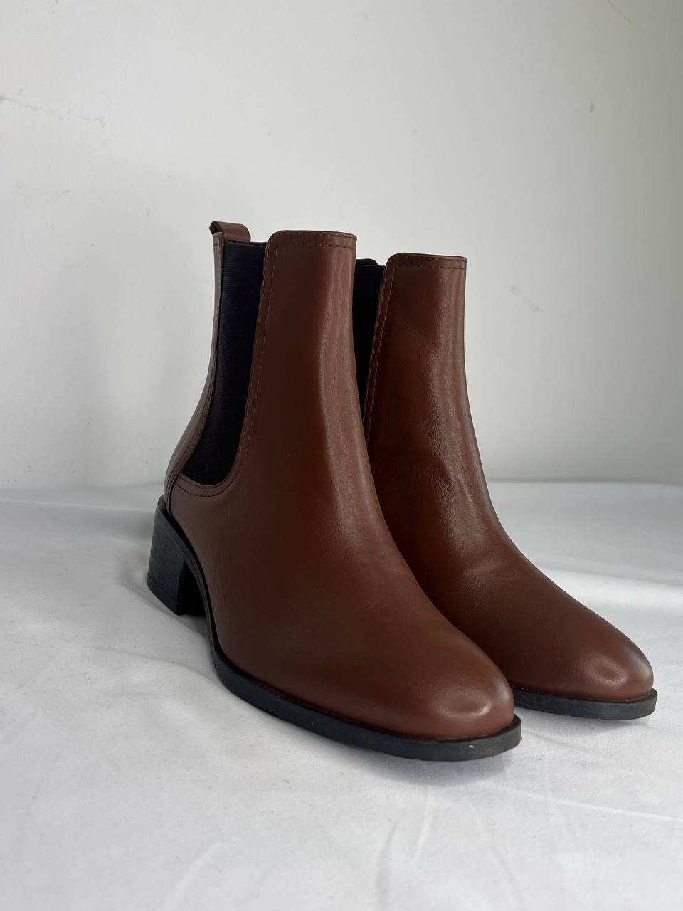 Kenneth Cole reaction boots size 37