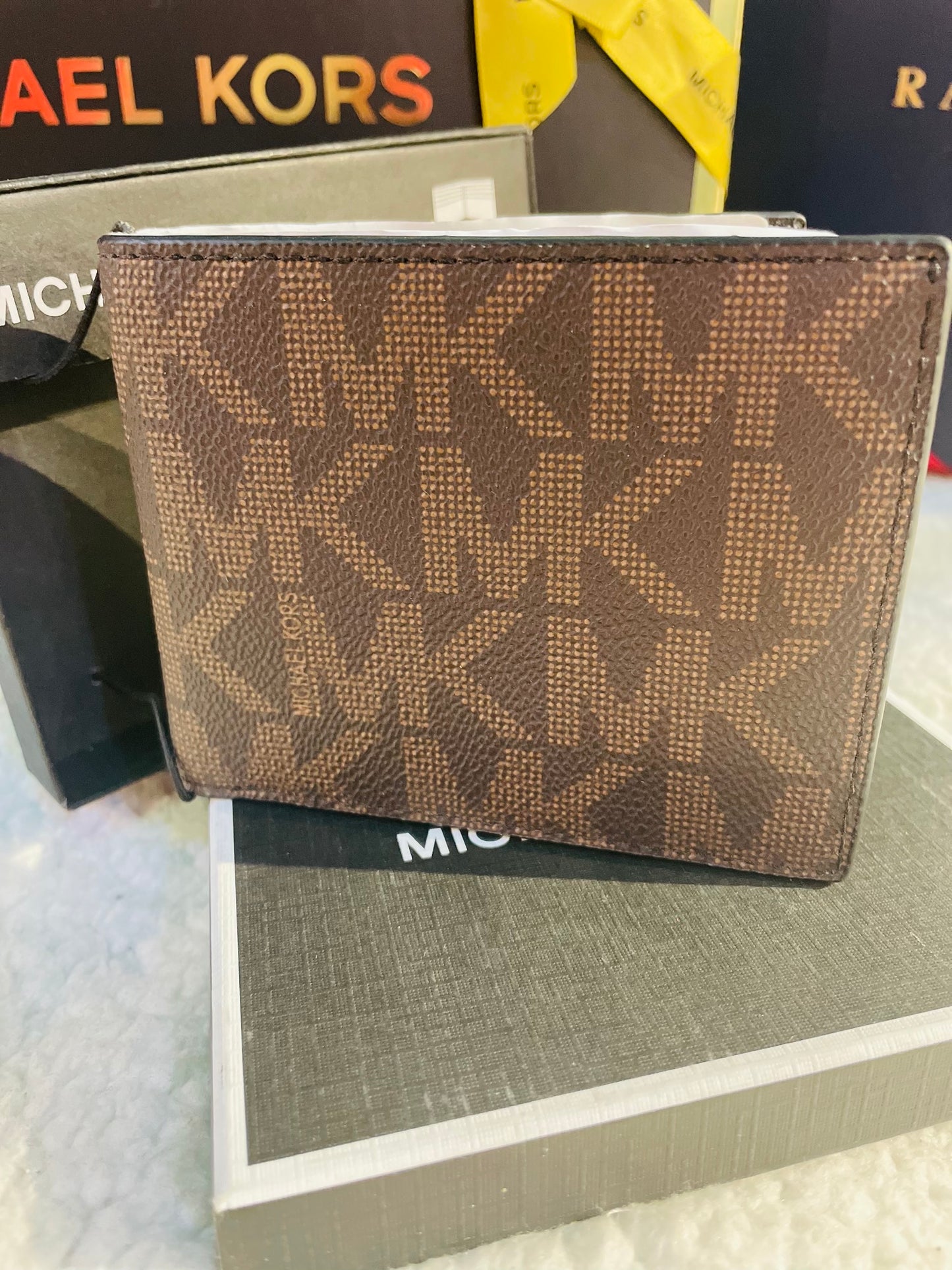 Michael kors wallet