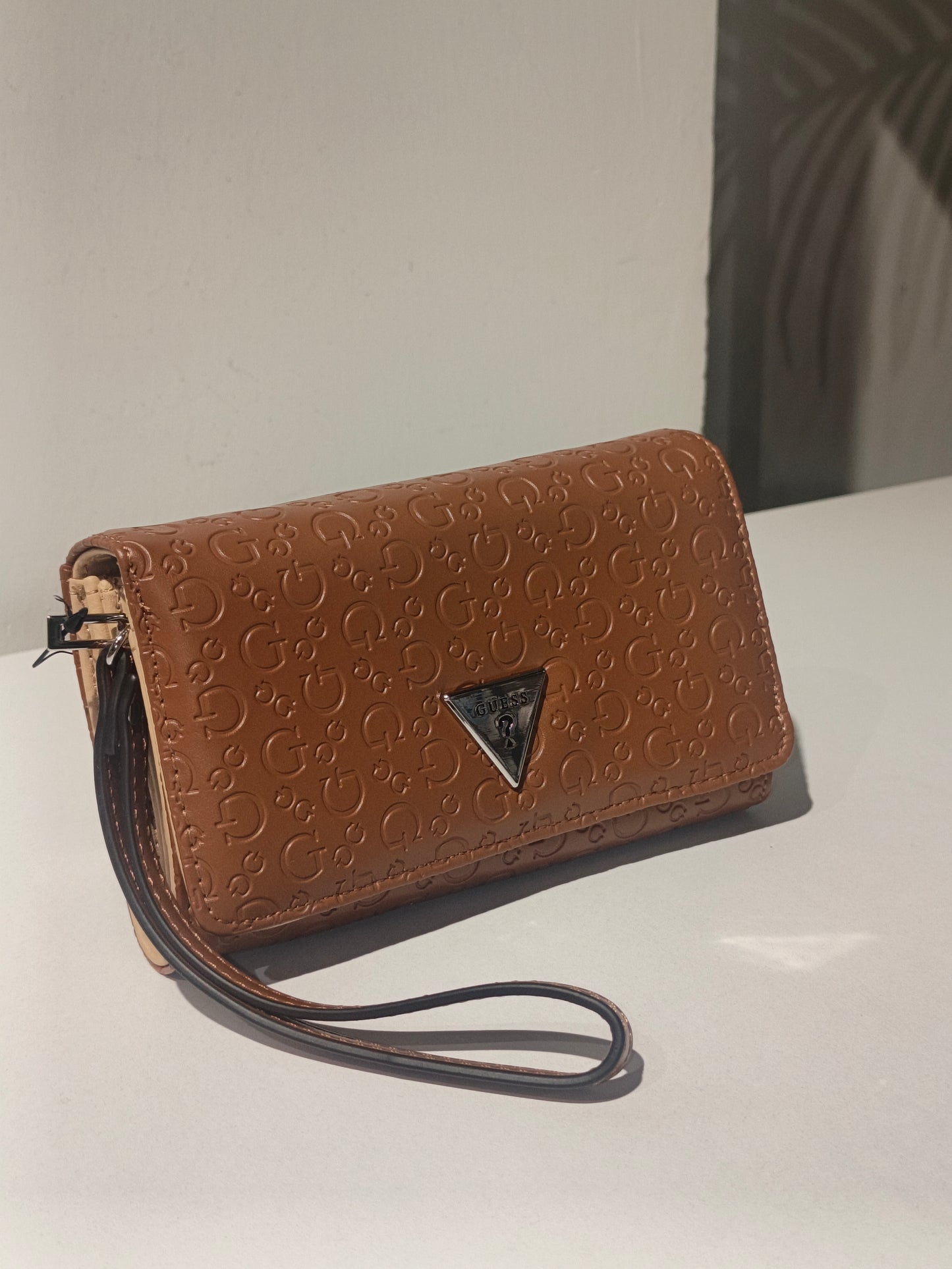 Guess wallet & hand bag