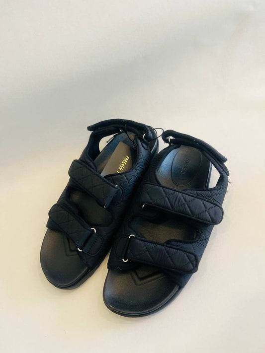 Forever 21 sandal size 44