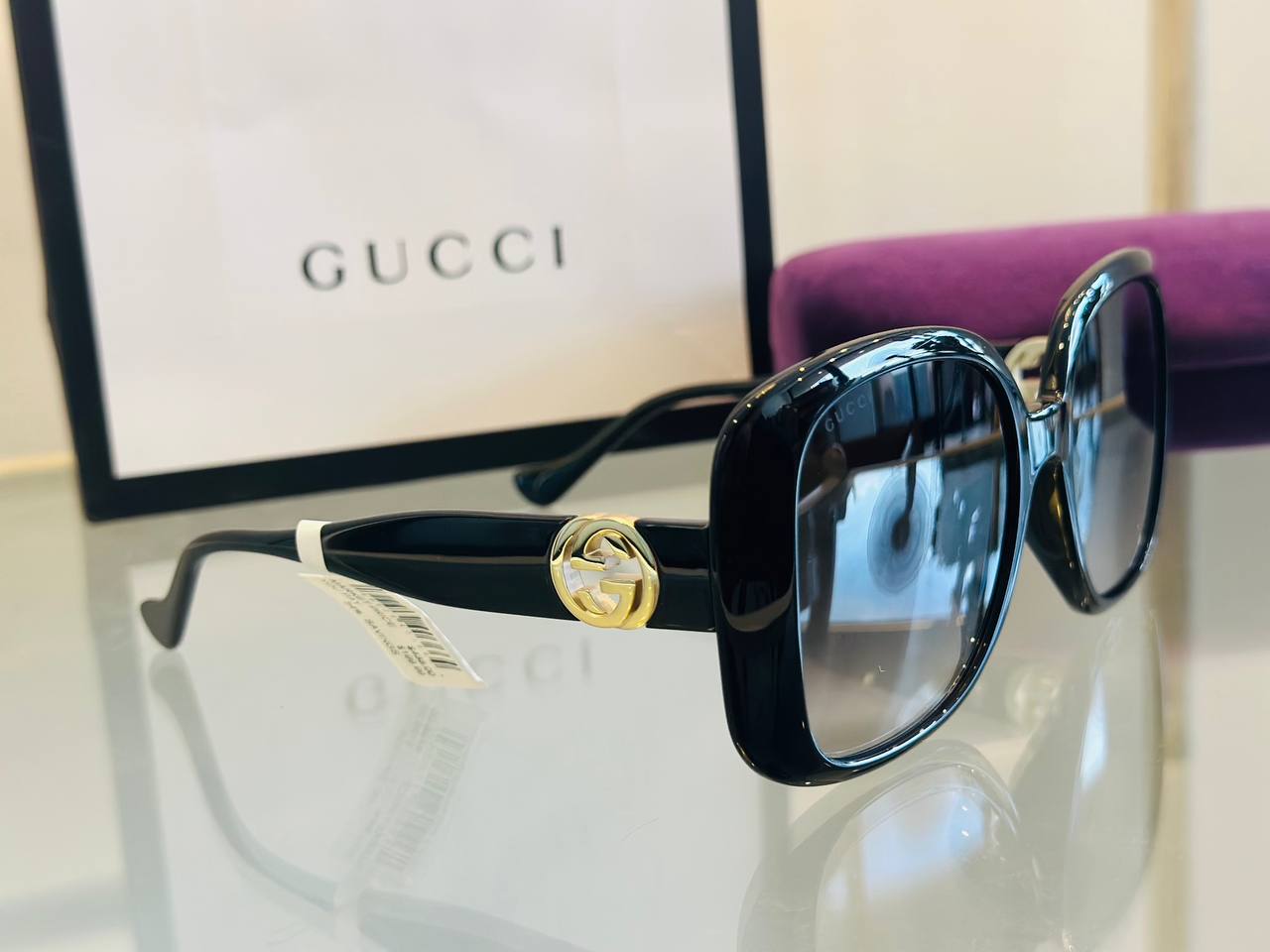 Gucci sunglass