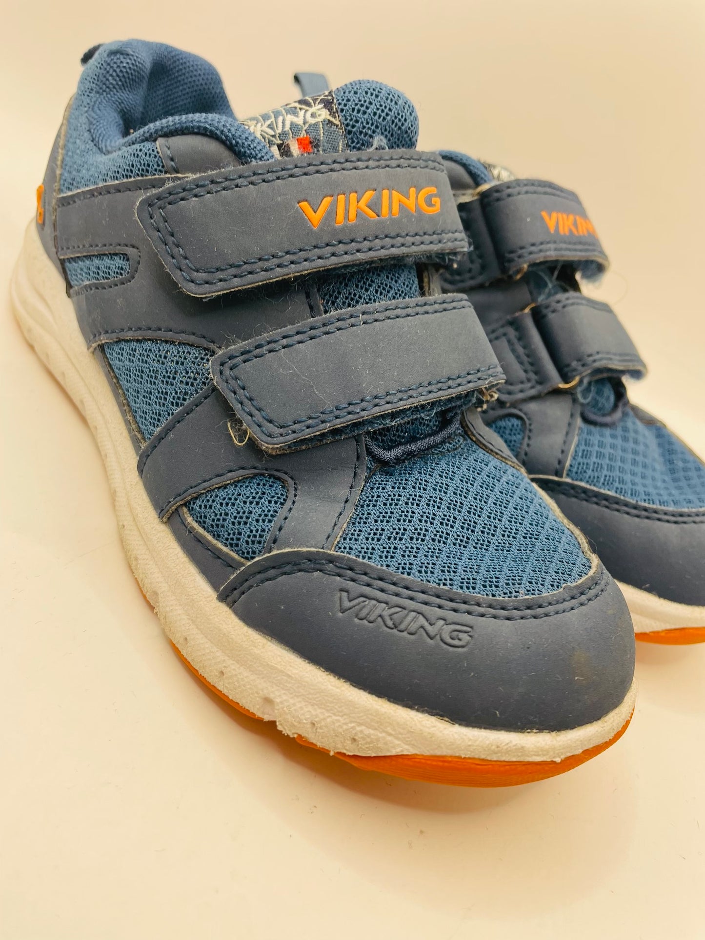 Viking kids sneakers