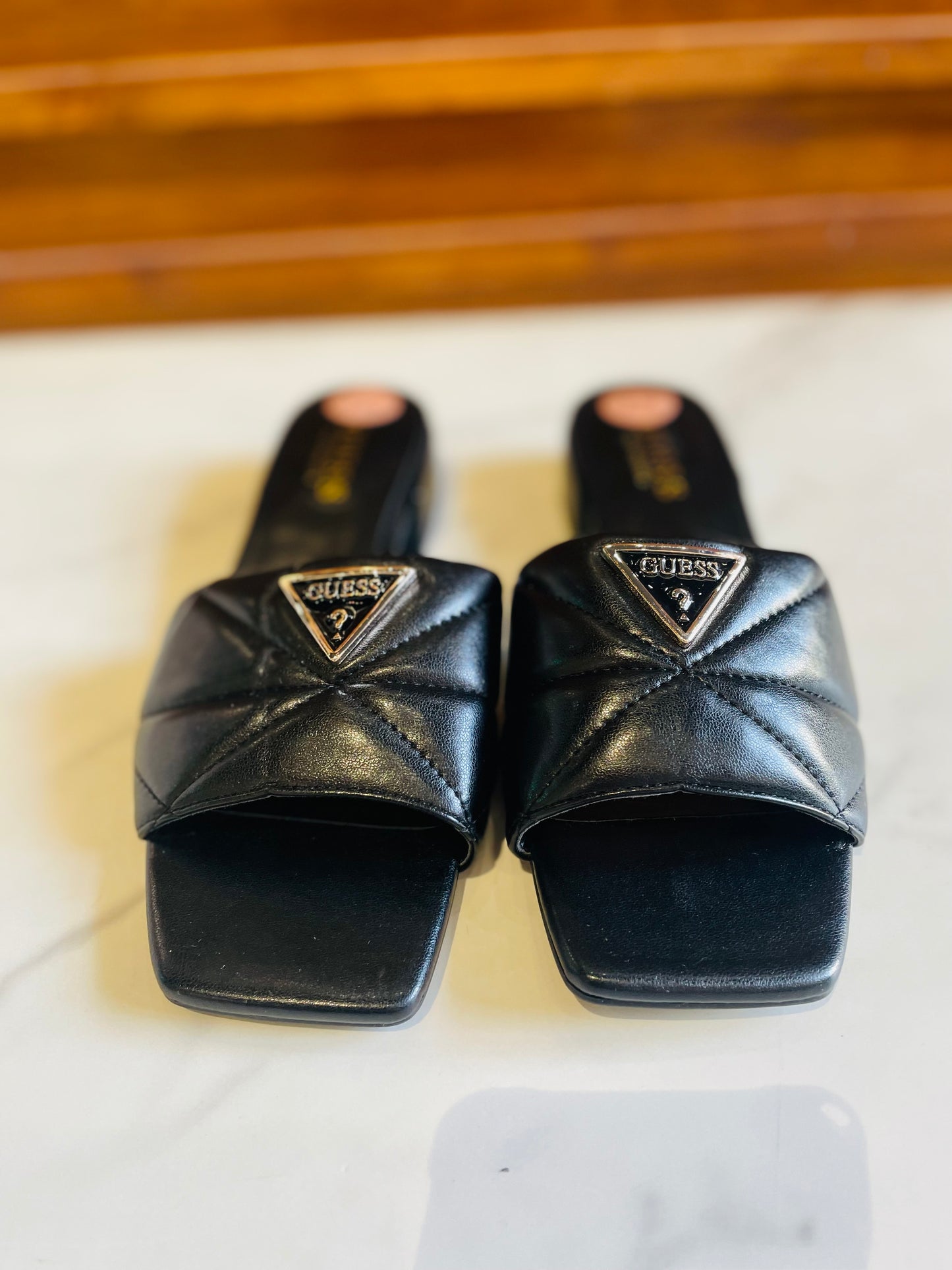 Guess sandal