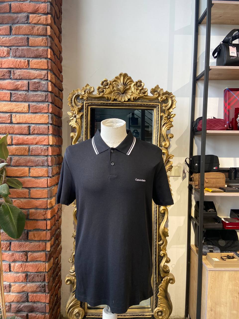 Calvin klein shirt Size medium