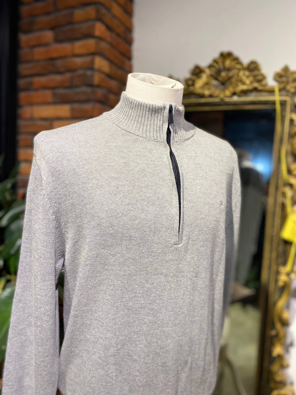 Calvin Klein sweater size large