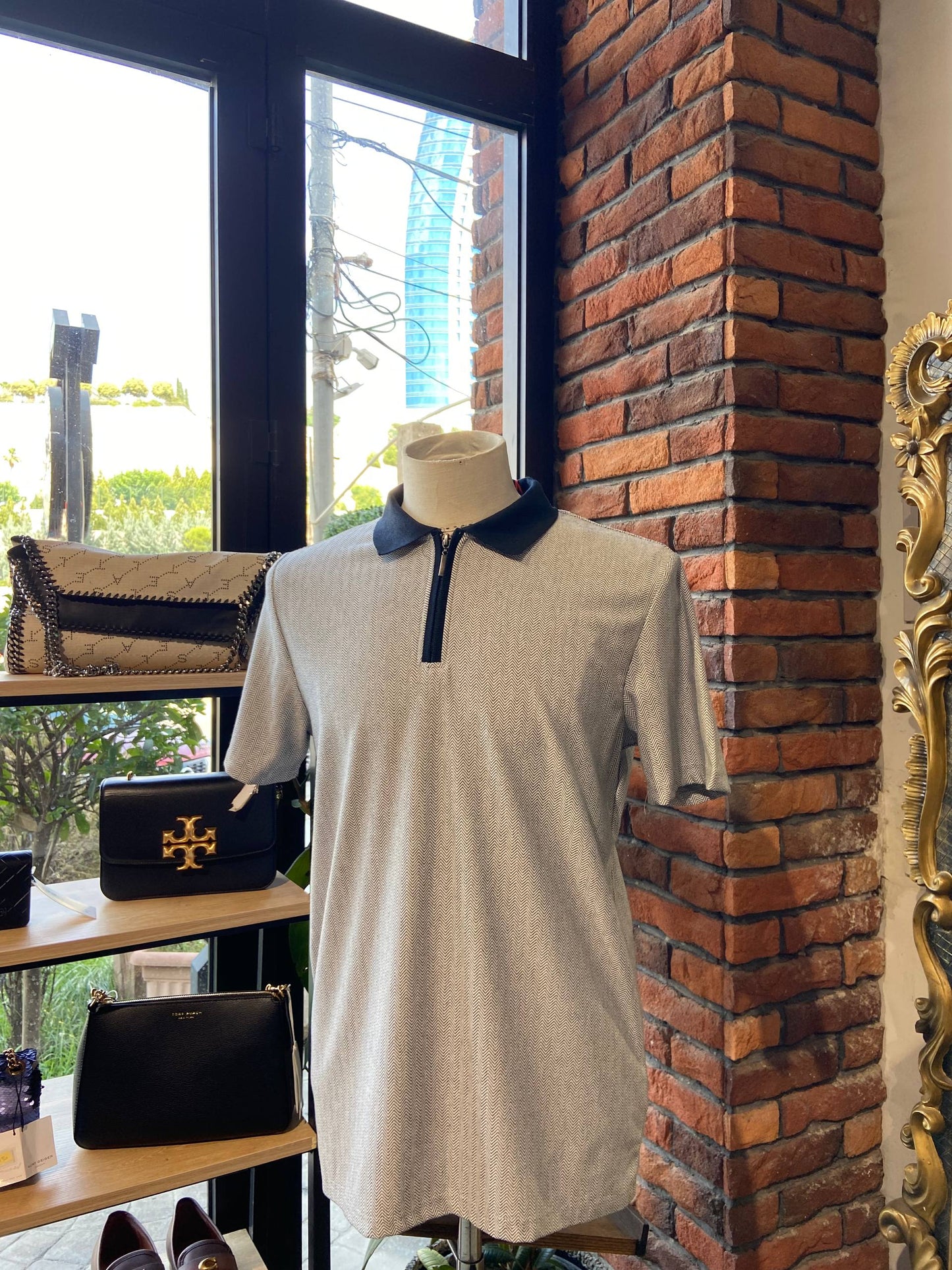 Guide london shirt Size medium