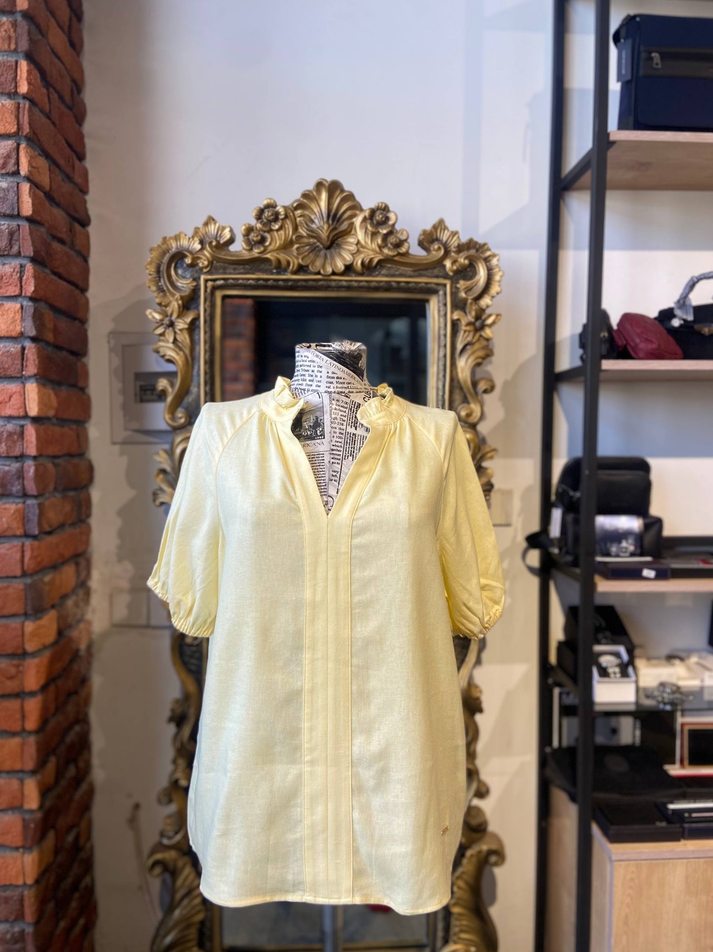 Anne klein top size small