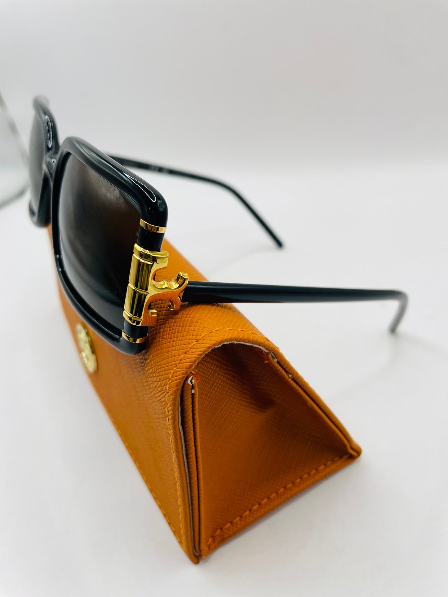 Tory Burch sunglass