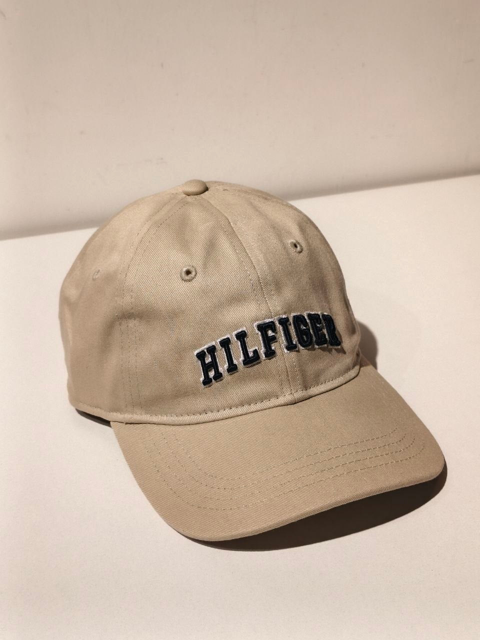 Tommy Hilfiger cap