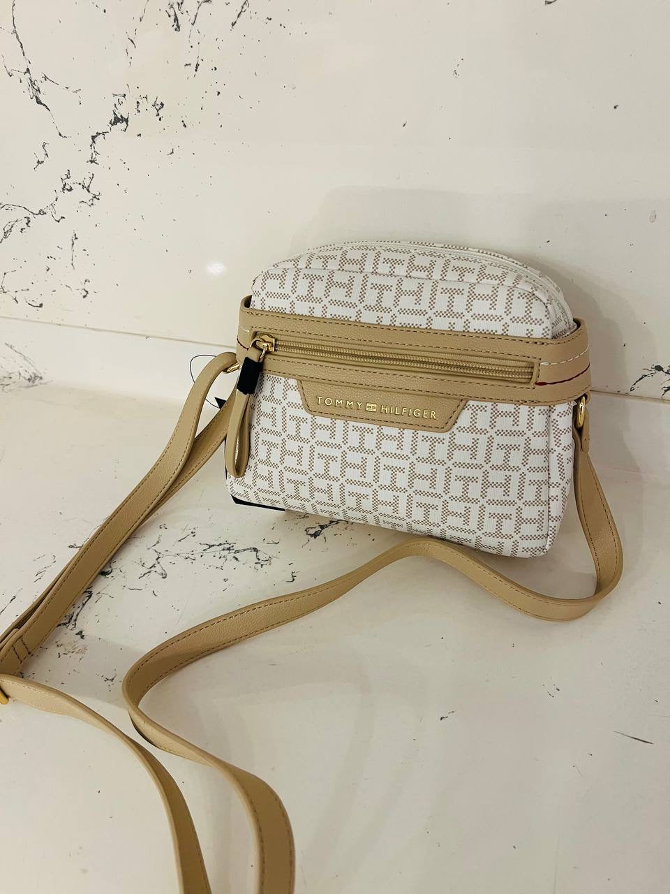 Tommy Hilfiger cross bag