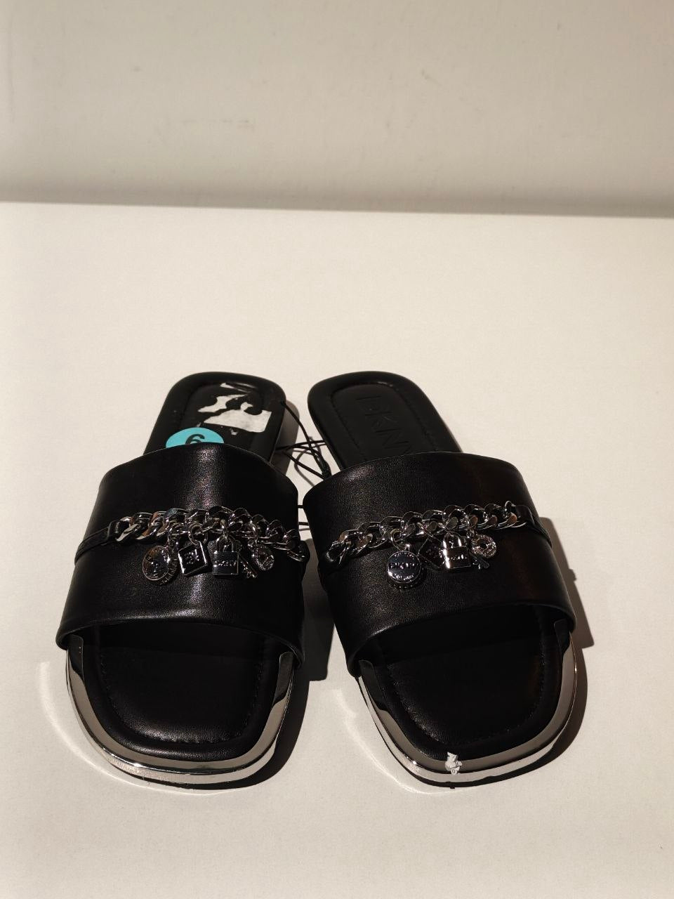 Dkny sandal size 6