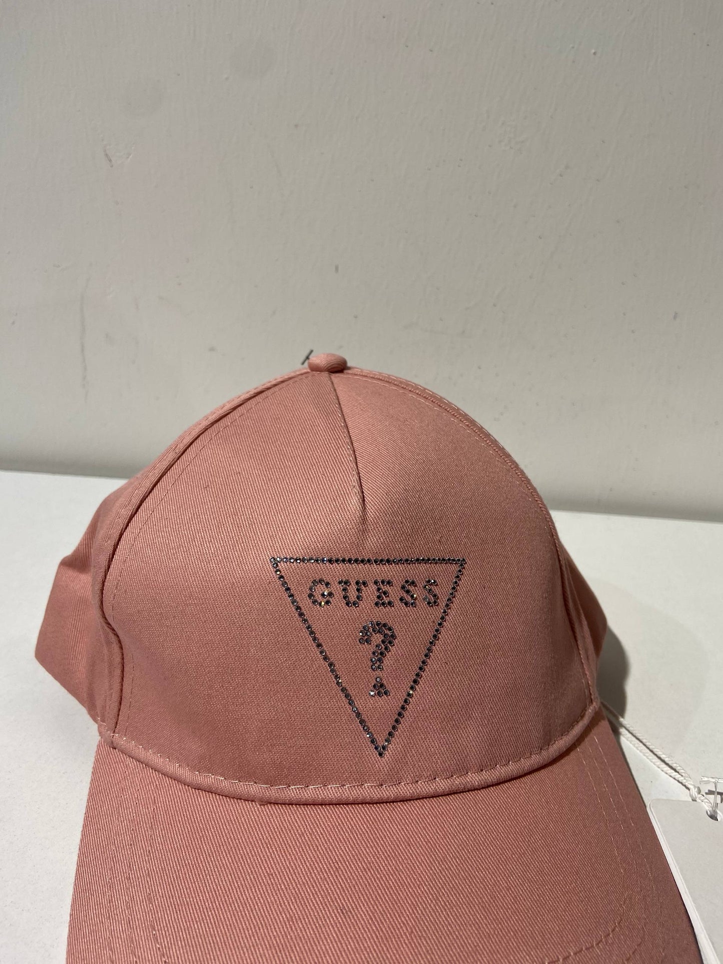 Guess cap