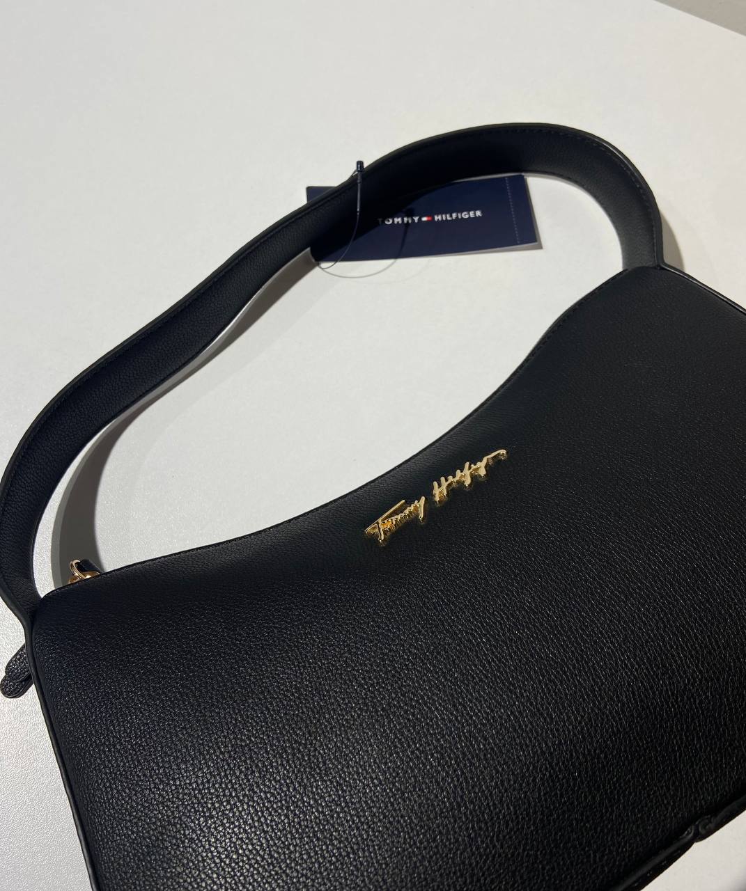 Tommy Hilfiger bag