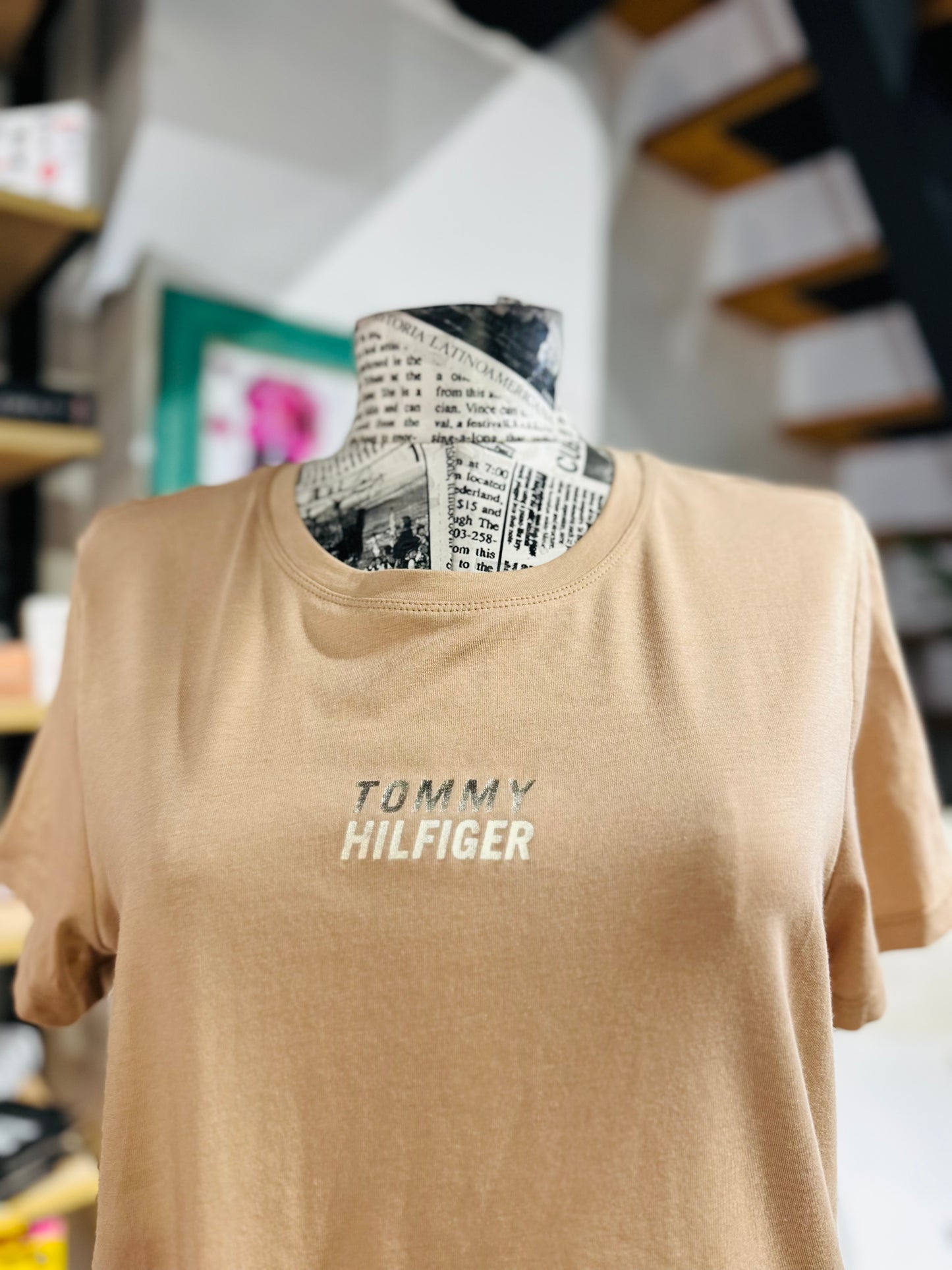 tommy hilfiger shirt size small