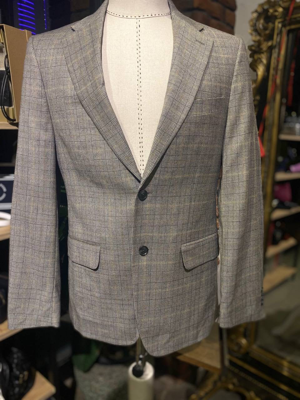 Tommy Hilfiger blazer size 38