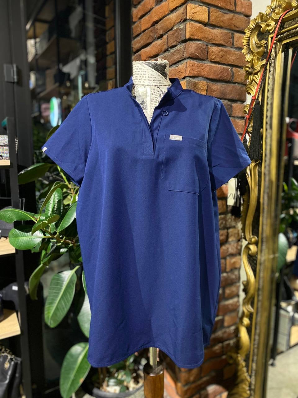Figs shirt size medium