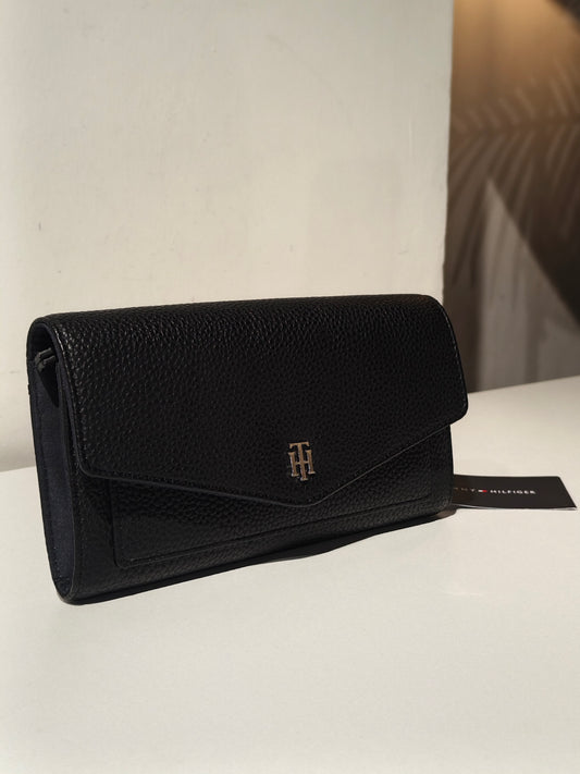 Tommy Hilfiger wallet