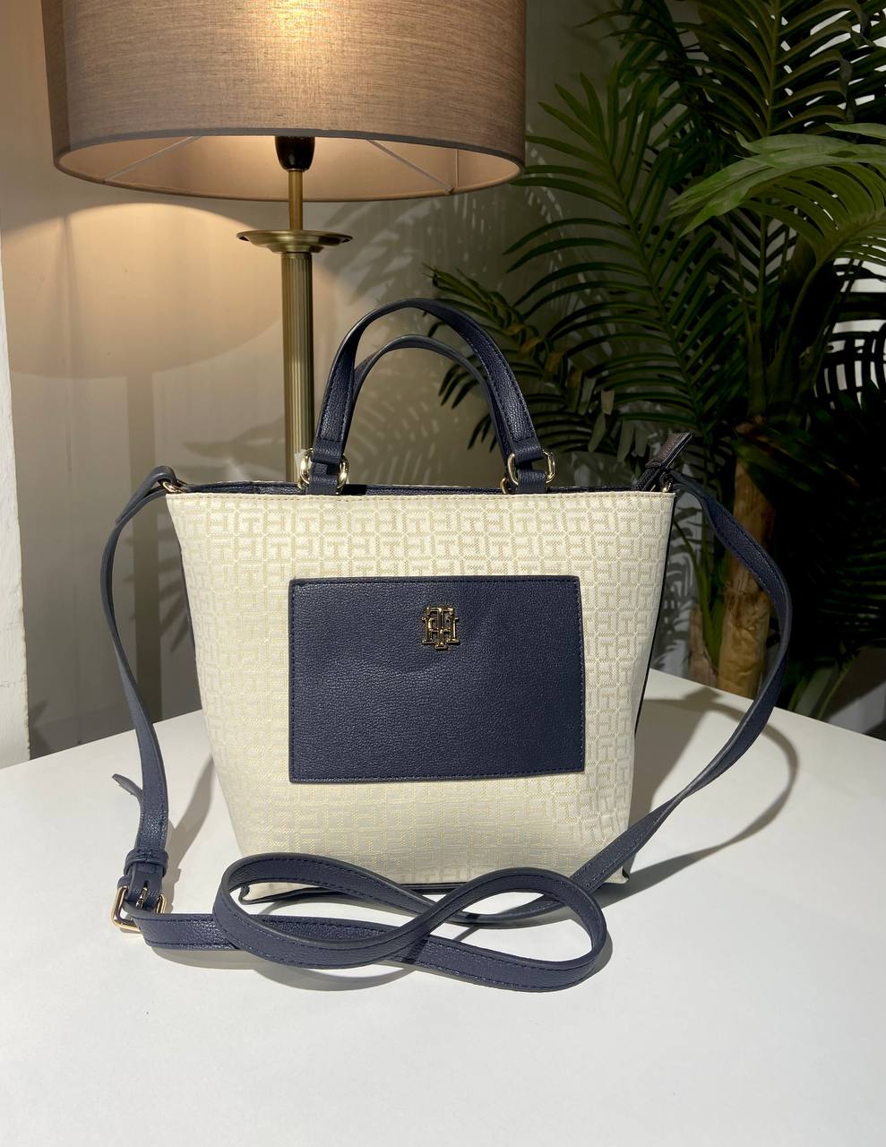 Tommy Hilfiger bag